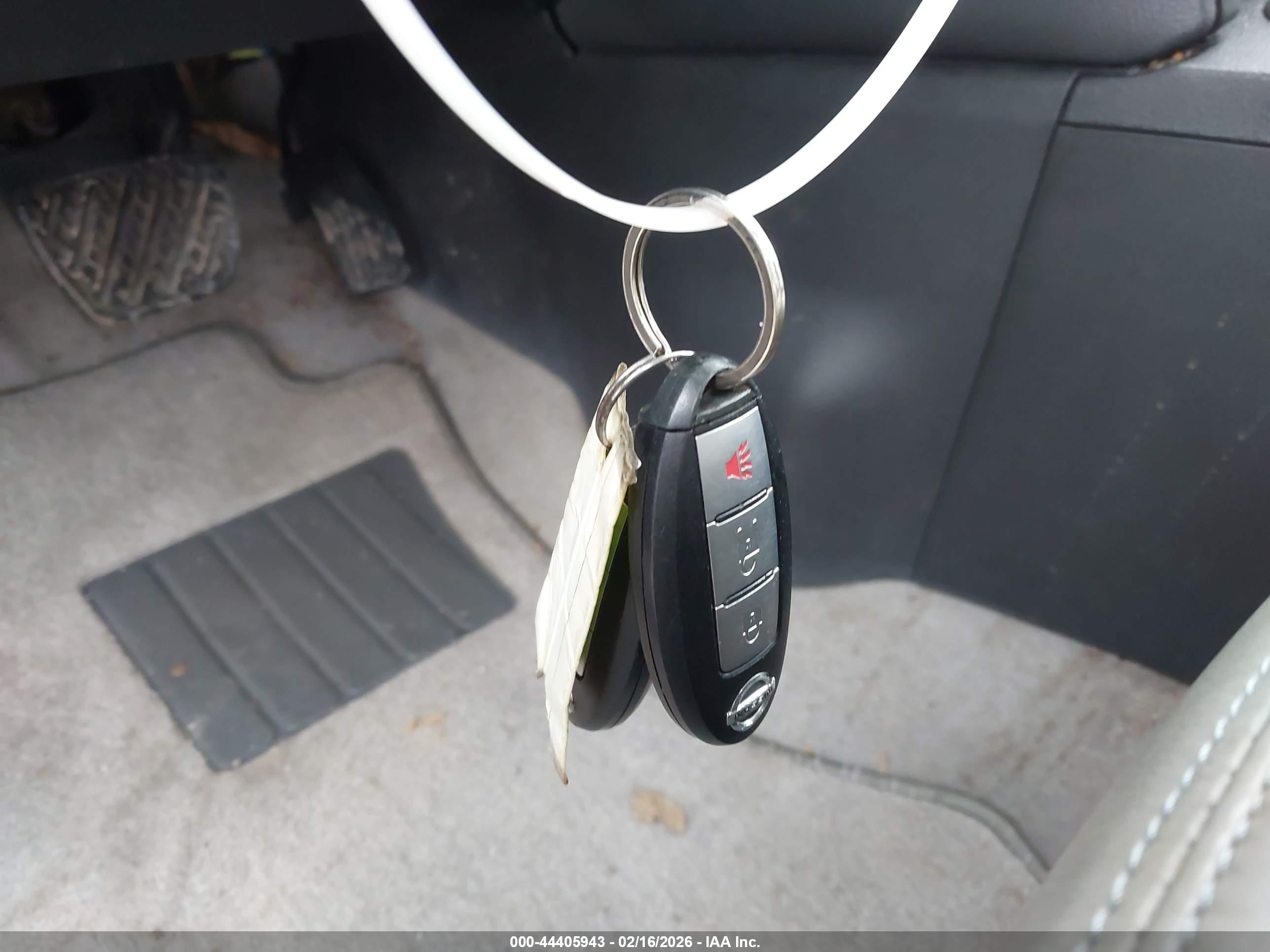NISSAN ROGUE image 11