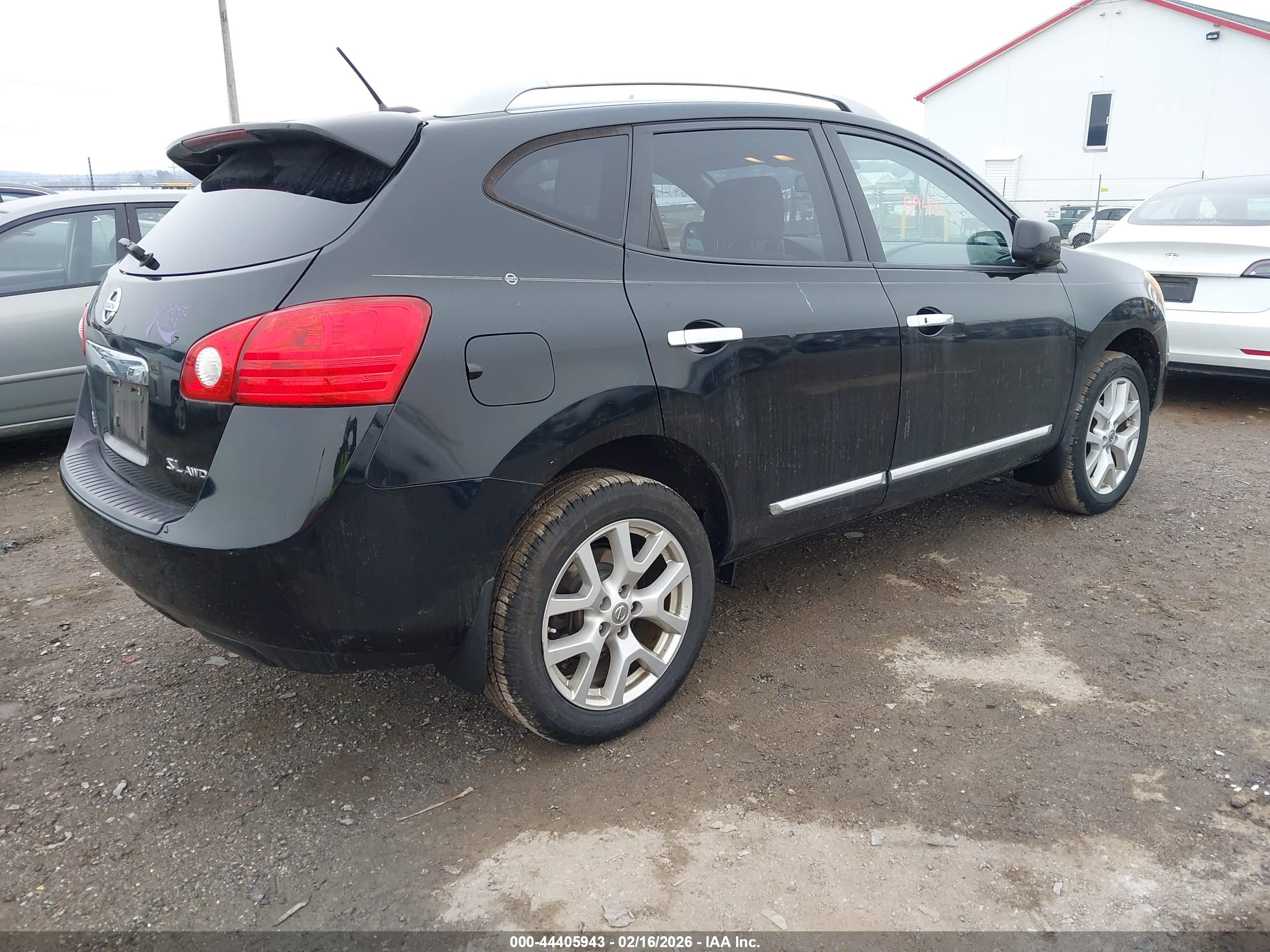 NISSAN ROGUE image 4