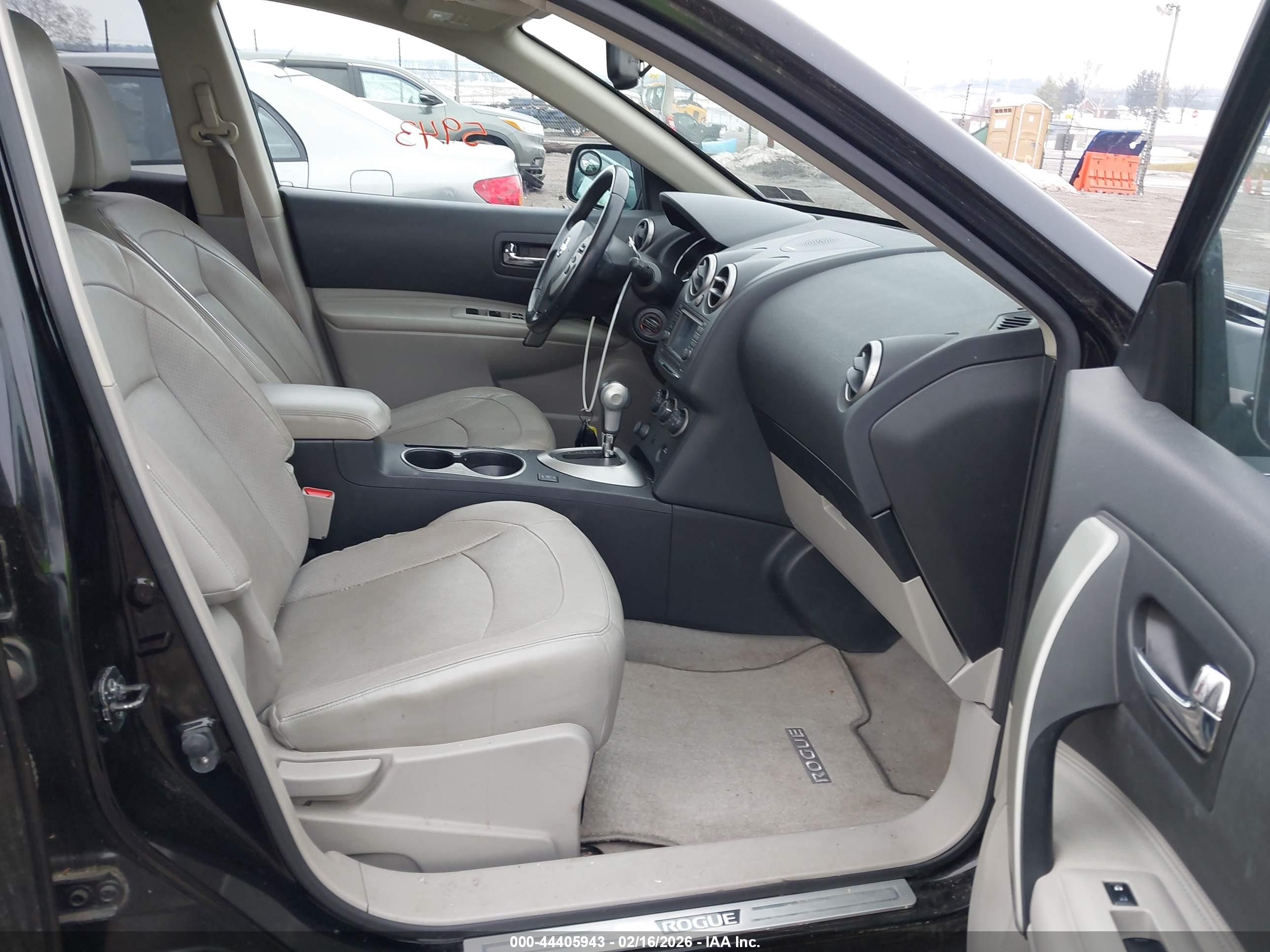 NISSAN ROGUE image 5