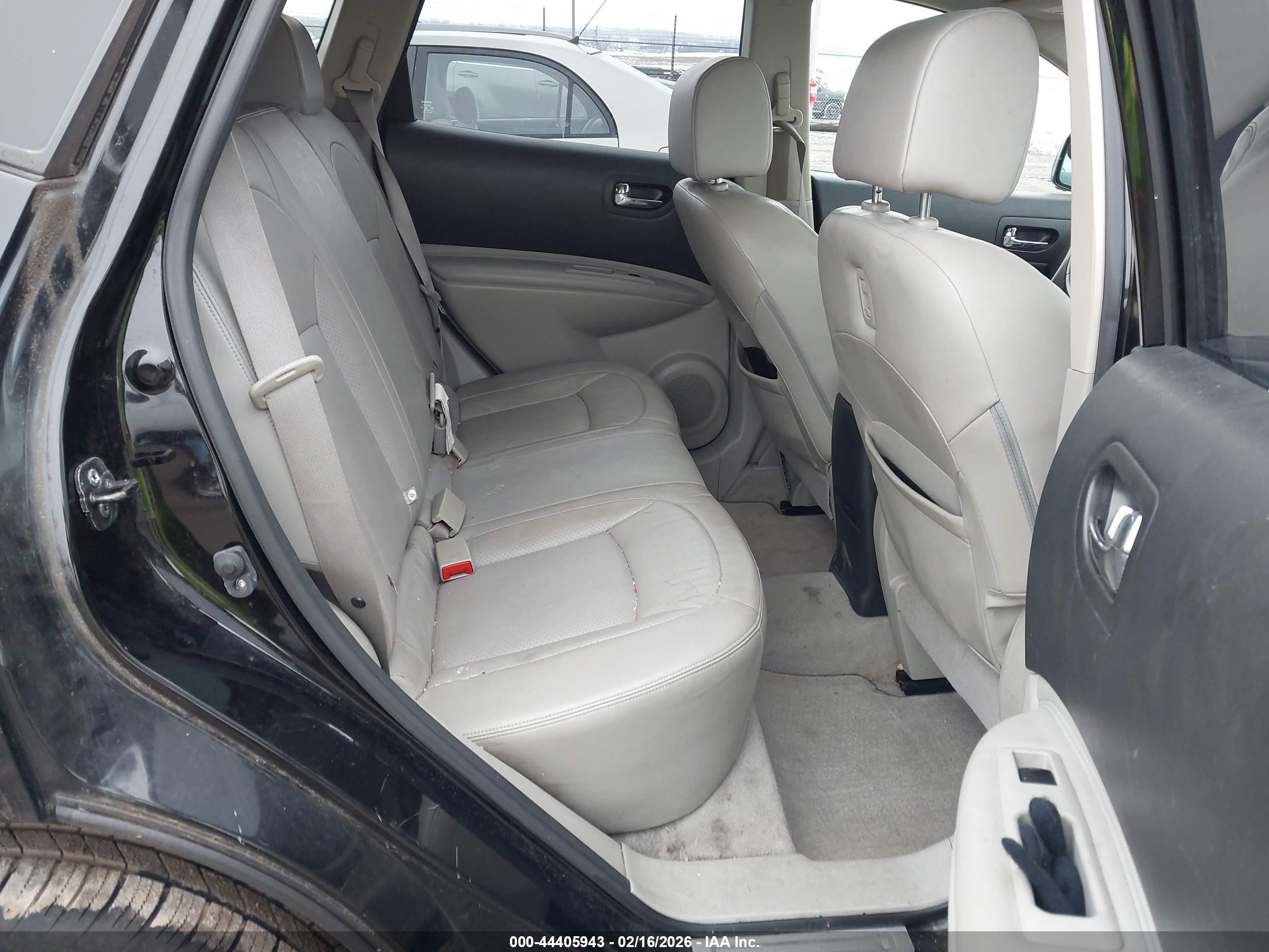 NISSAN ROGUE image 8
