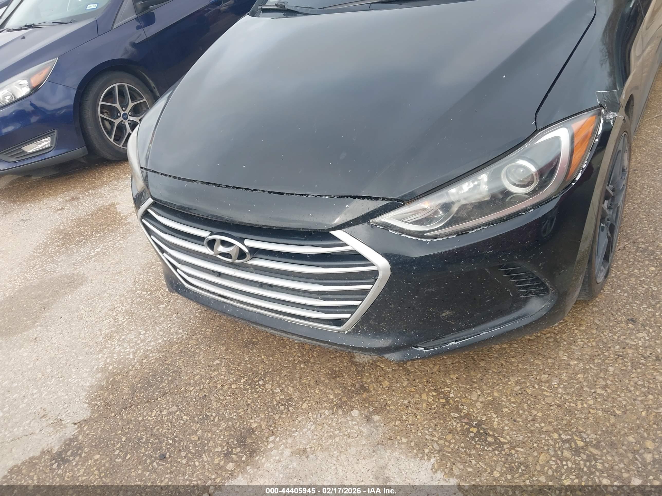 HYUNDAI ELANTRA image 6