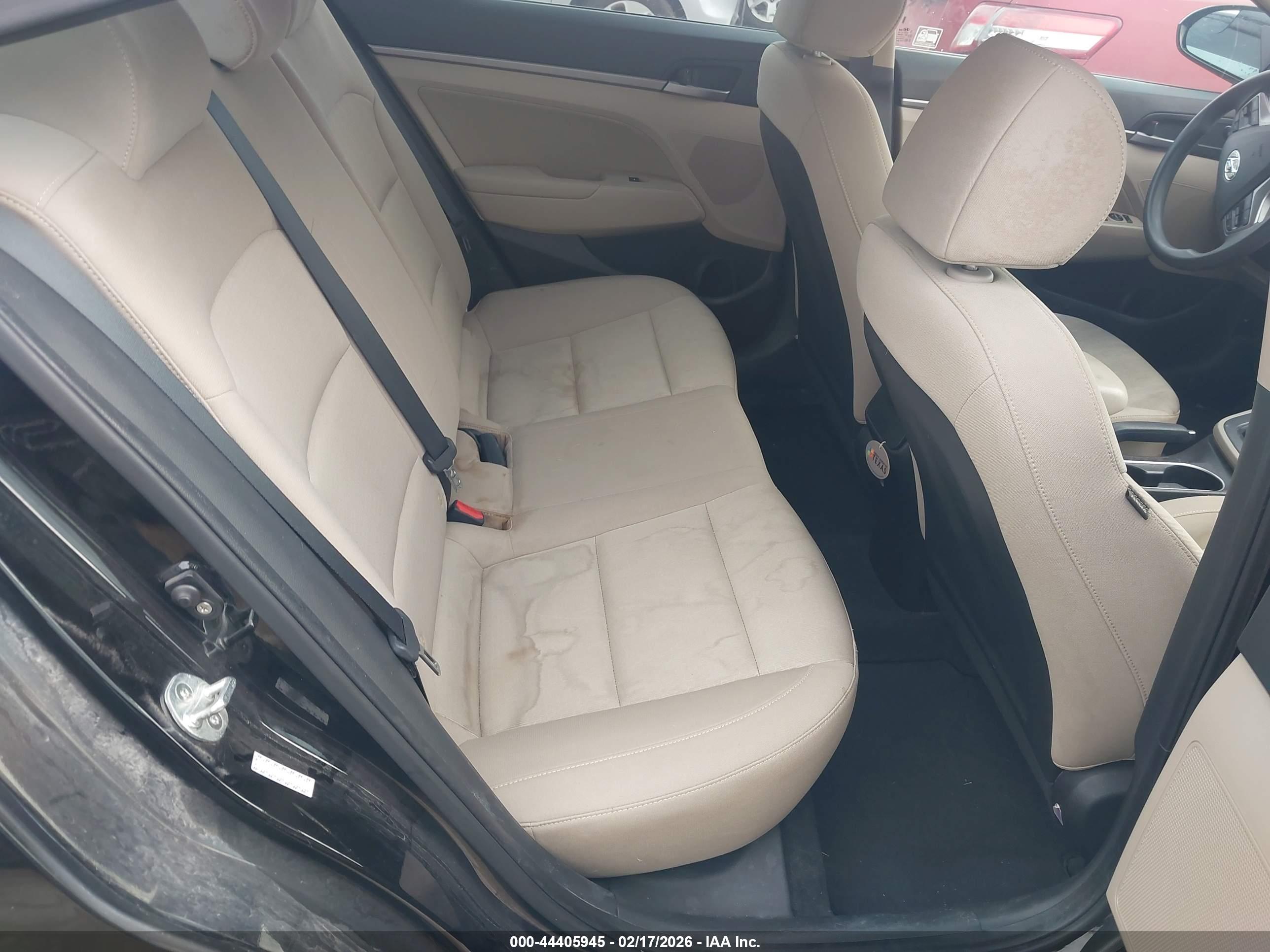 HYUNDAI ELANTRA image 8