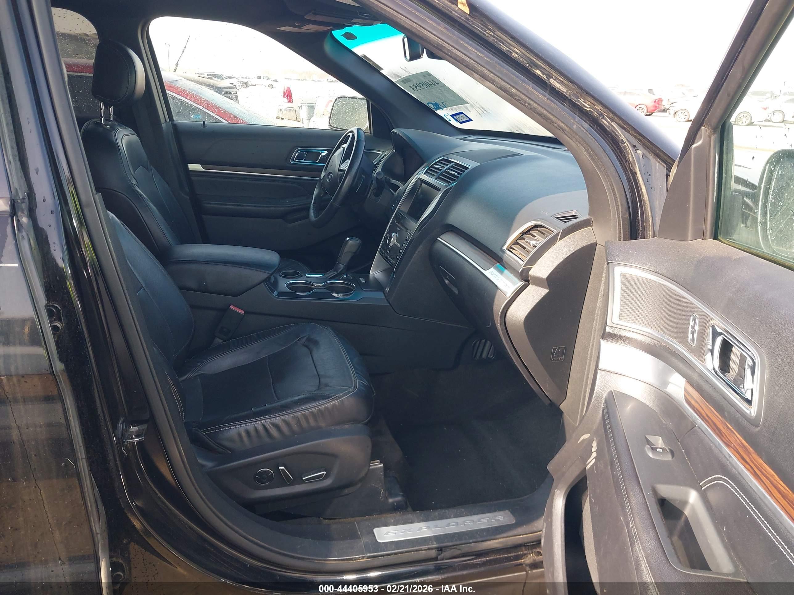FORD EXPLORER image 5