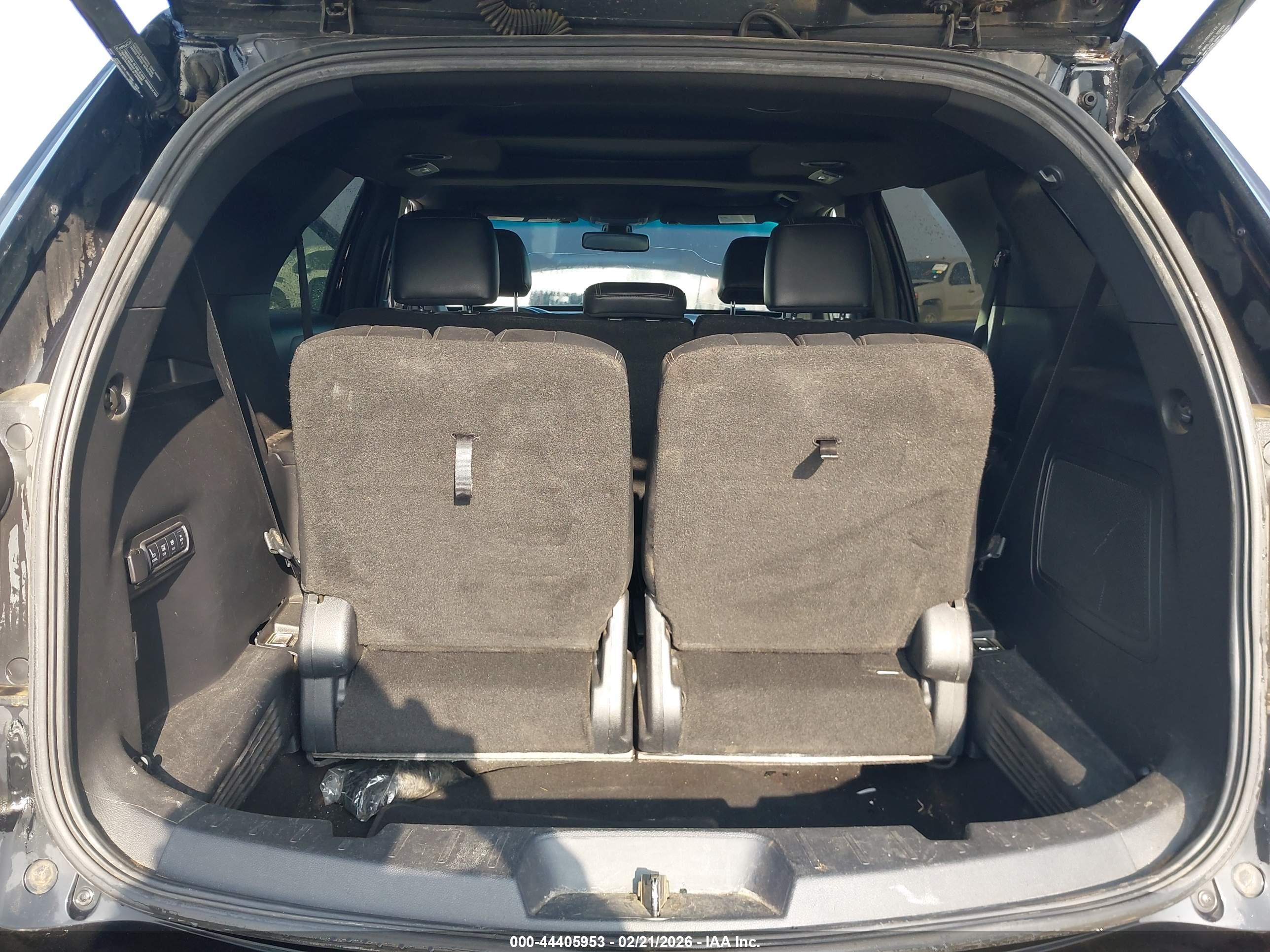 FORD EXPLORER image 8