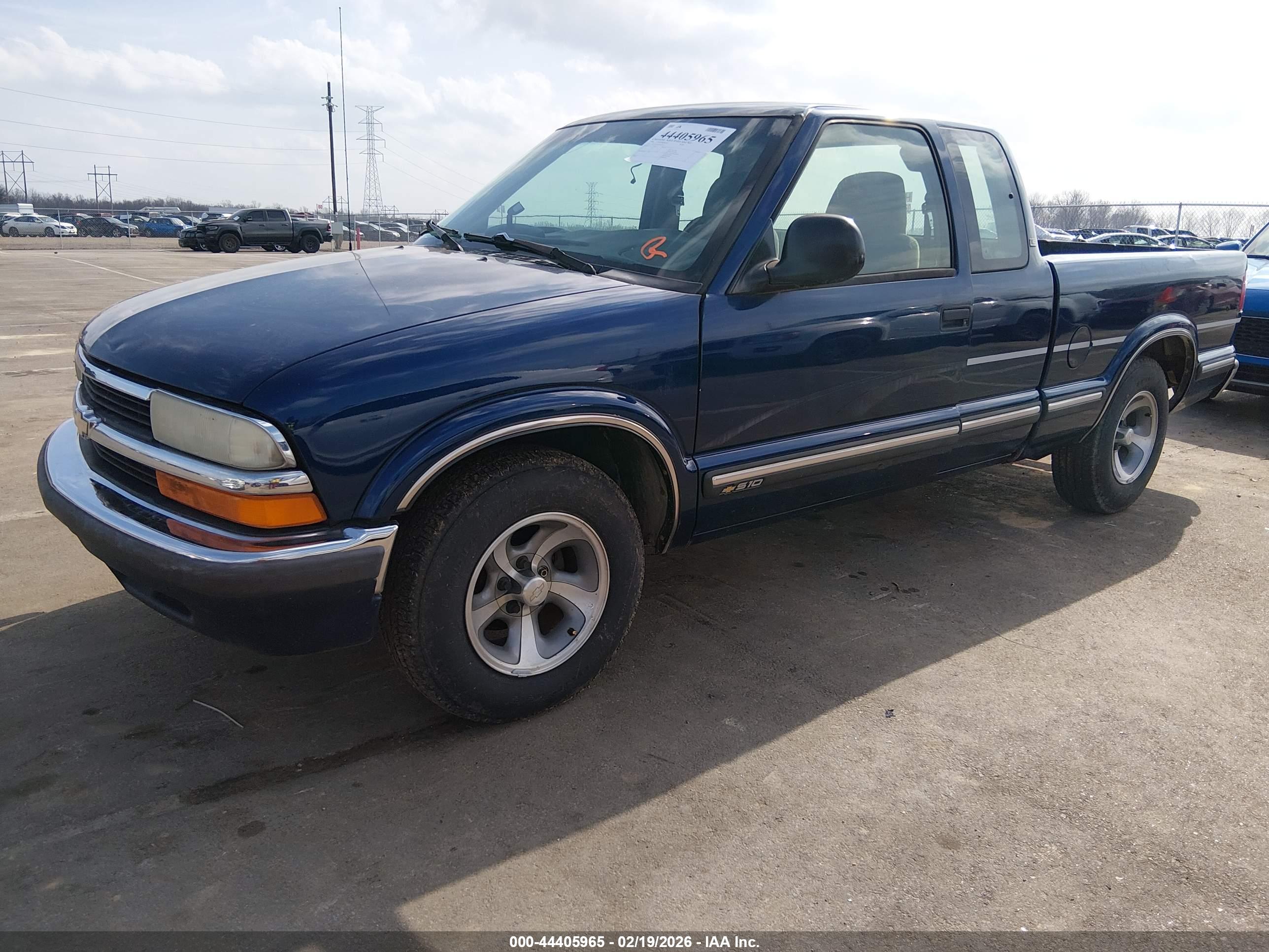 CHEVROLET S-10 image 2