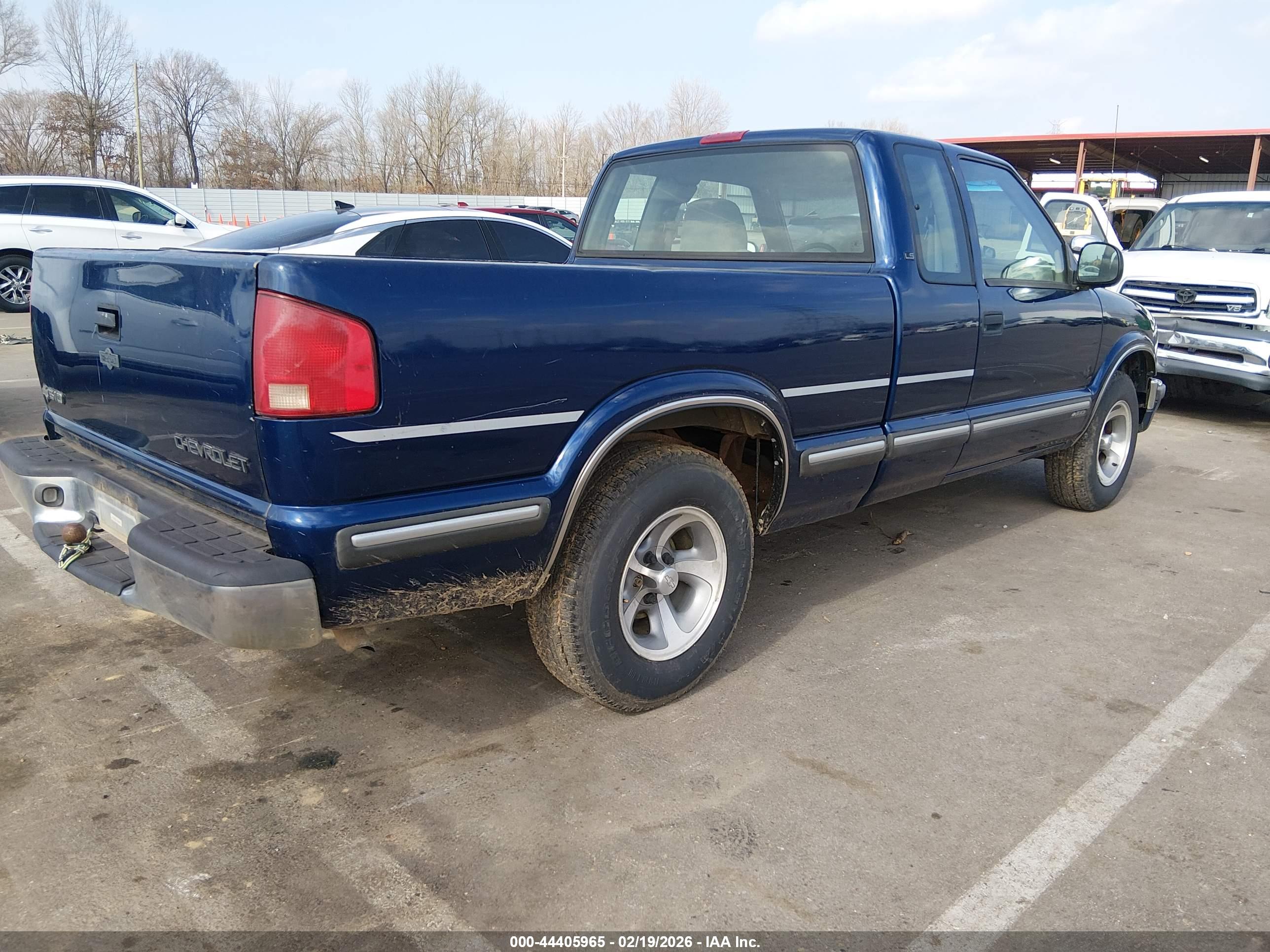 CHEVROLET S-10 image 4