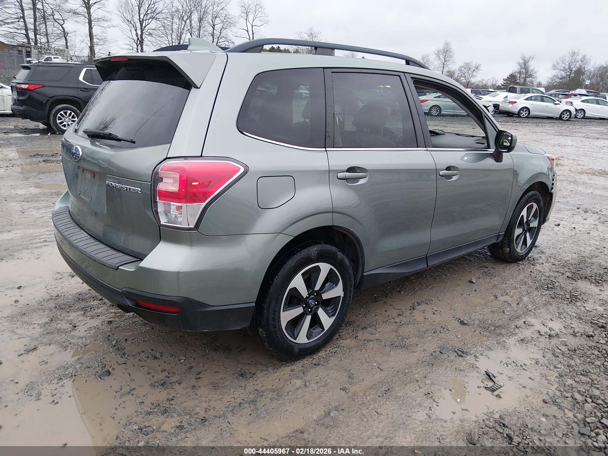 SUBARU FORESTER image 4