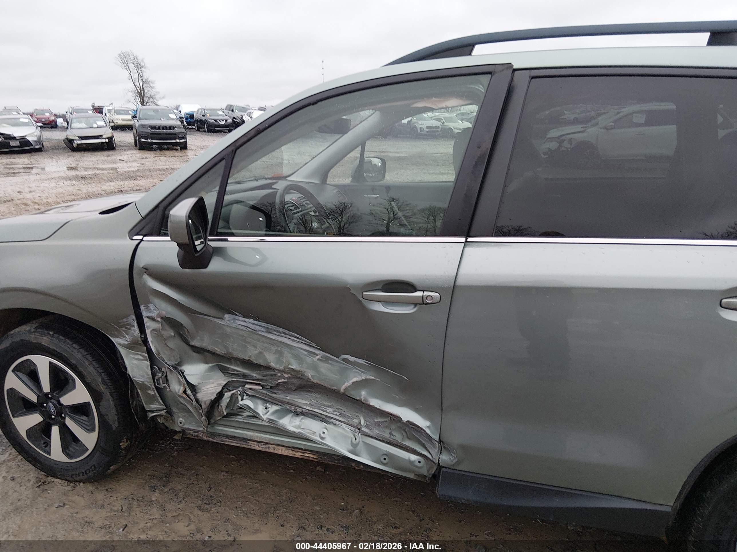 SUBARU FORESTER image 6