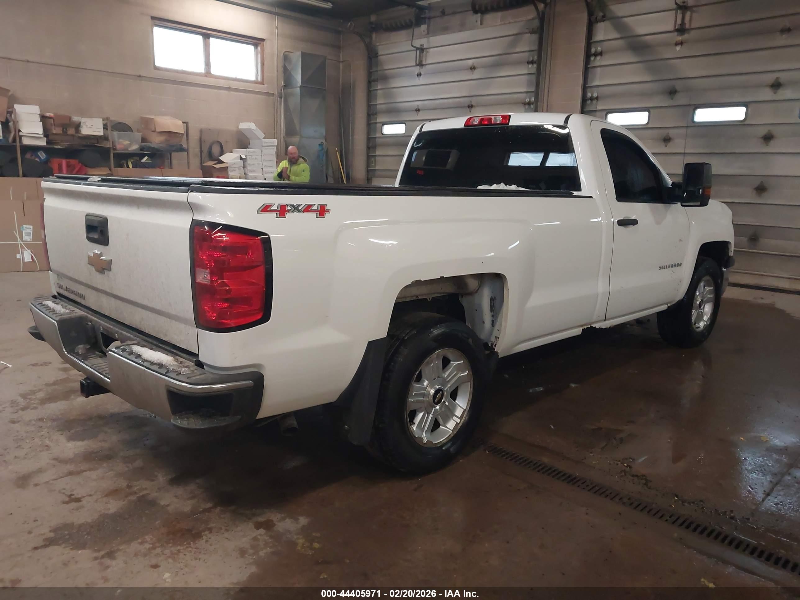 CHEVROLET SILVERADO image 4