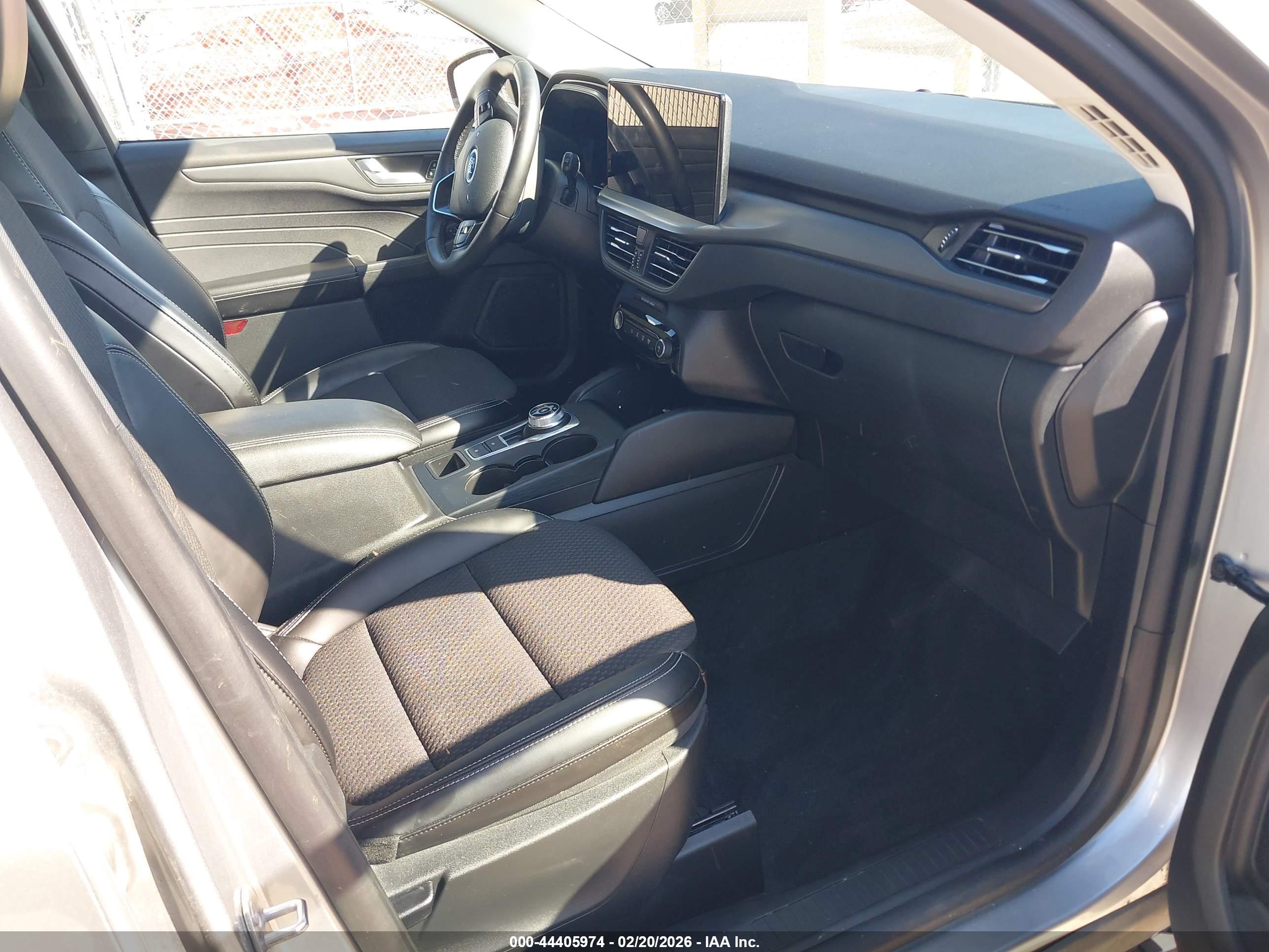 FORD ESCAPE image 5
