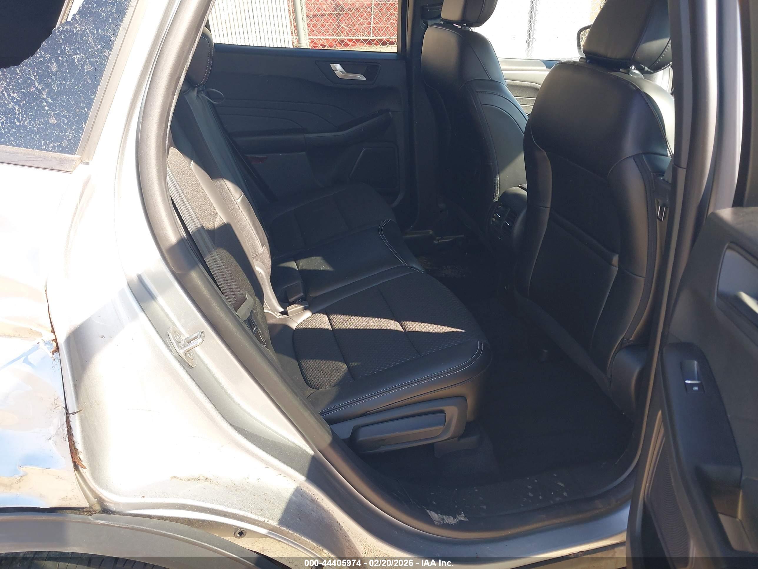 FORD ESCAPE image 8
