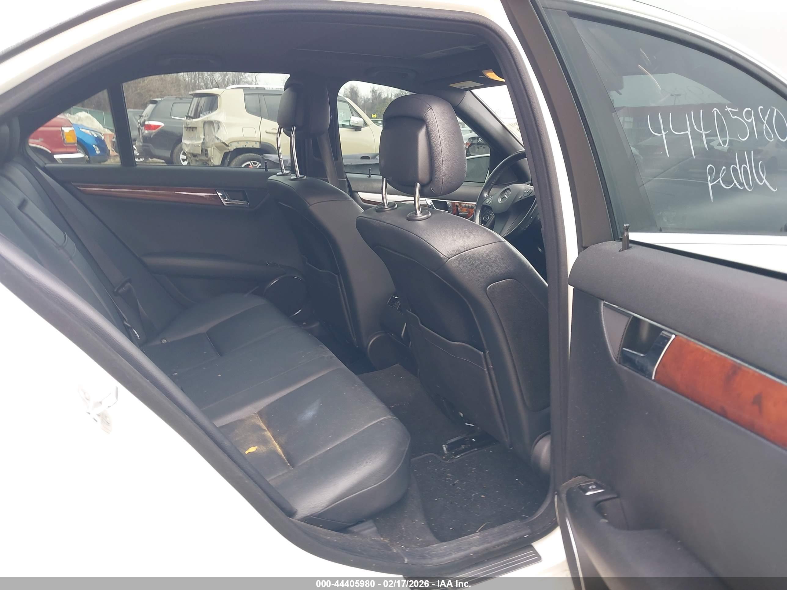 MERCEDES-BENZ C image 8