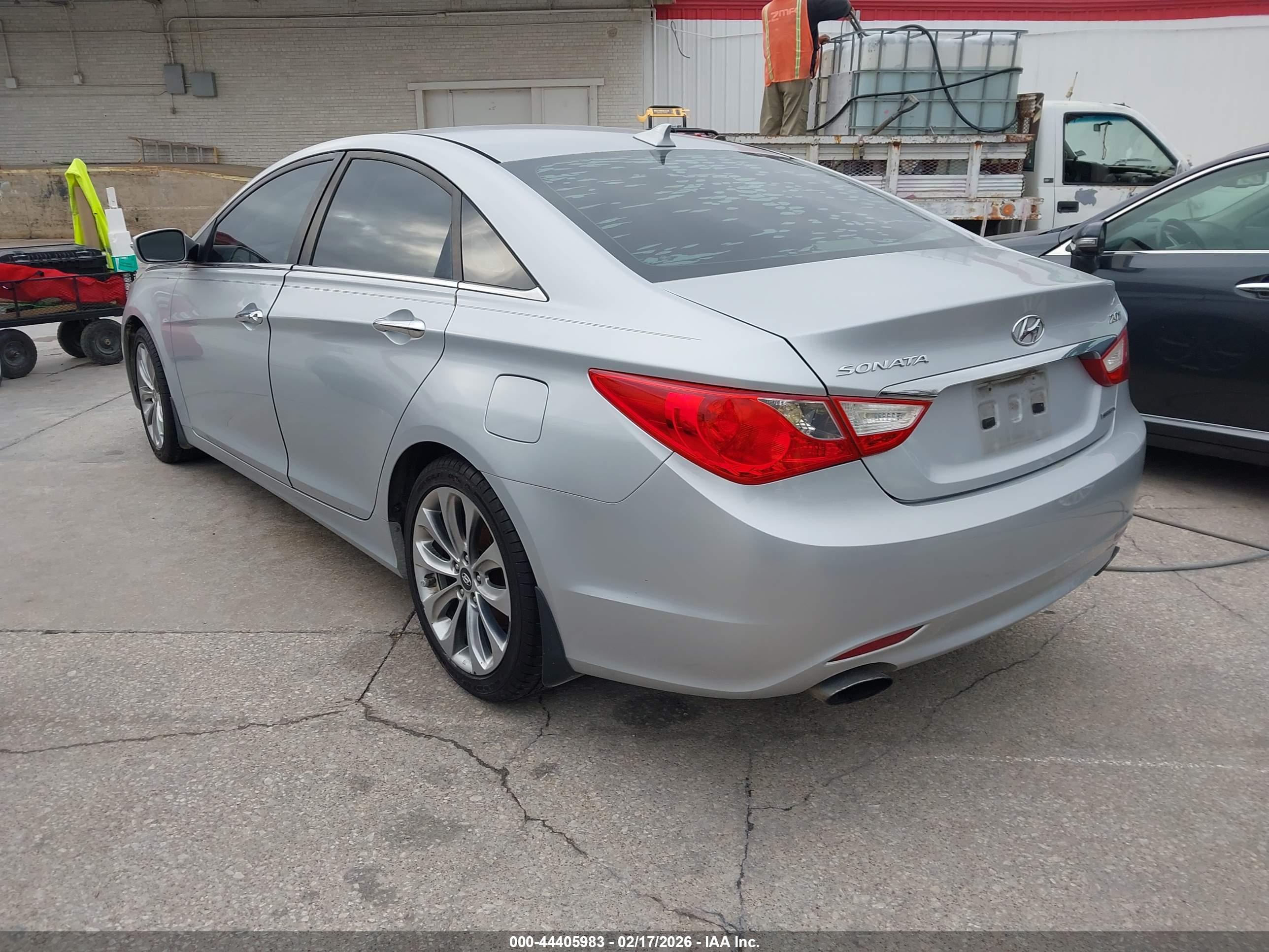 HYUNDAI SONATA image 3