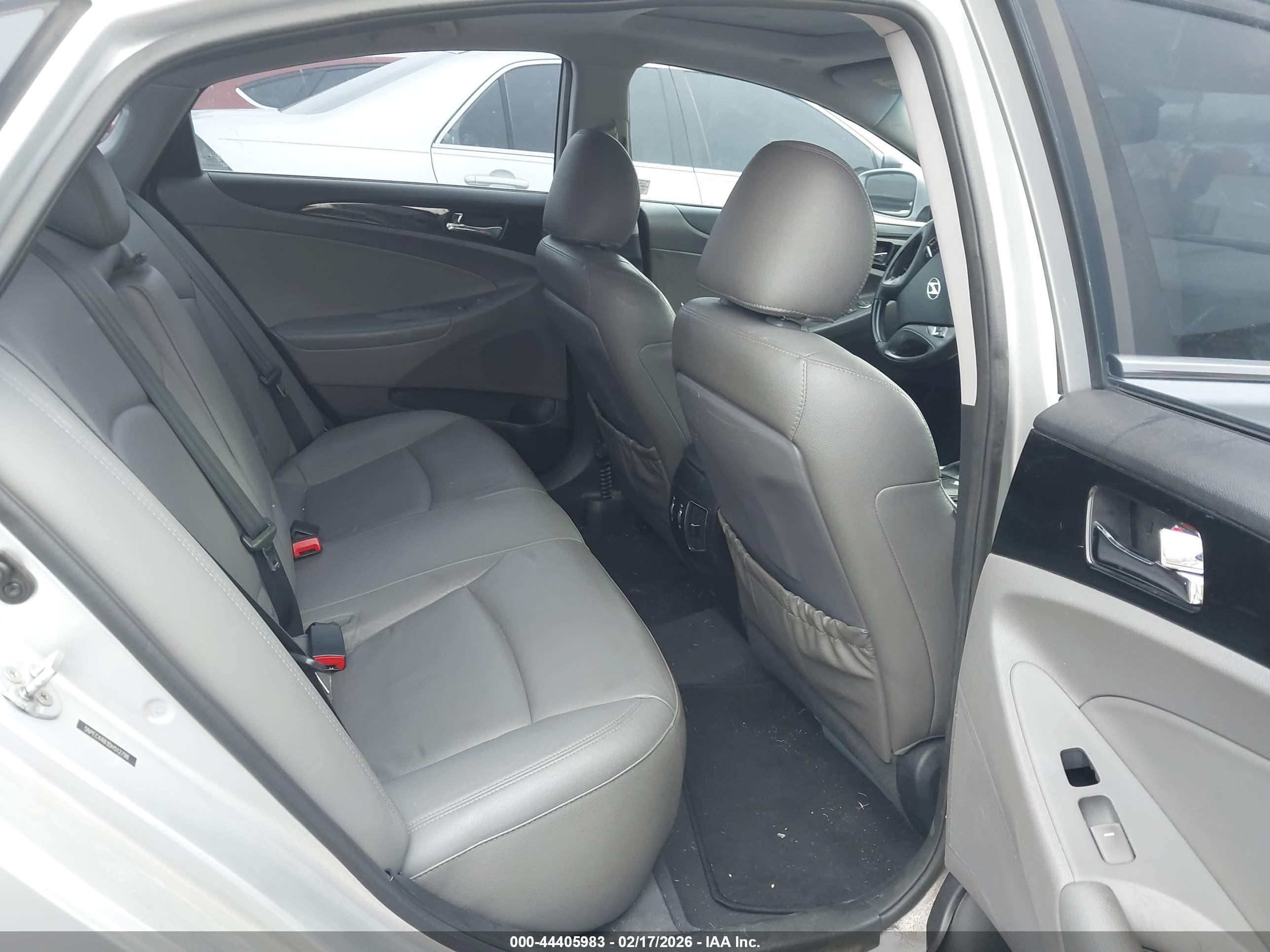 HYUNDAI SONATA image 8
