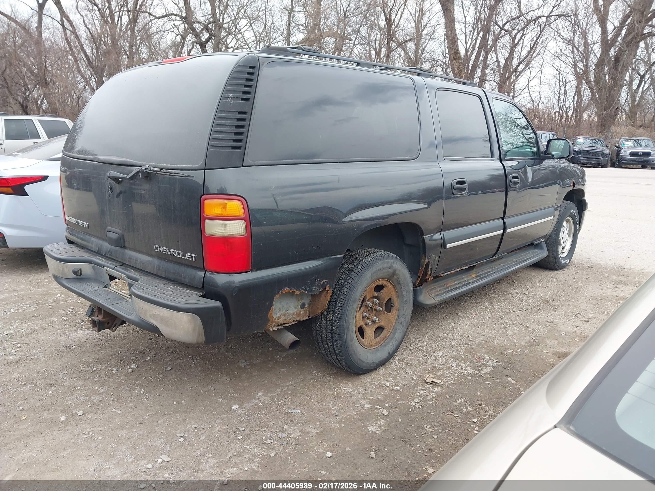 CHEVROLET SUBURBAN image 4