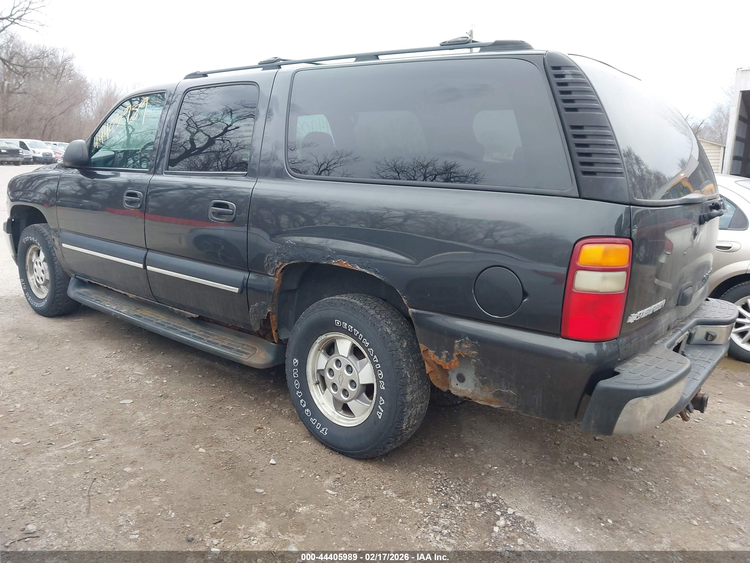 CHEVROLET SUBURBAN image 6