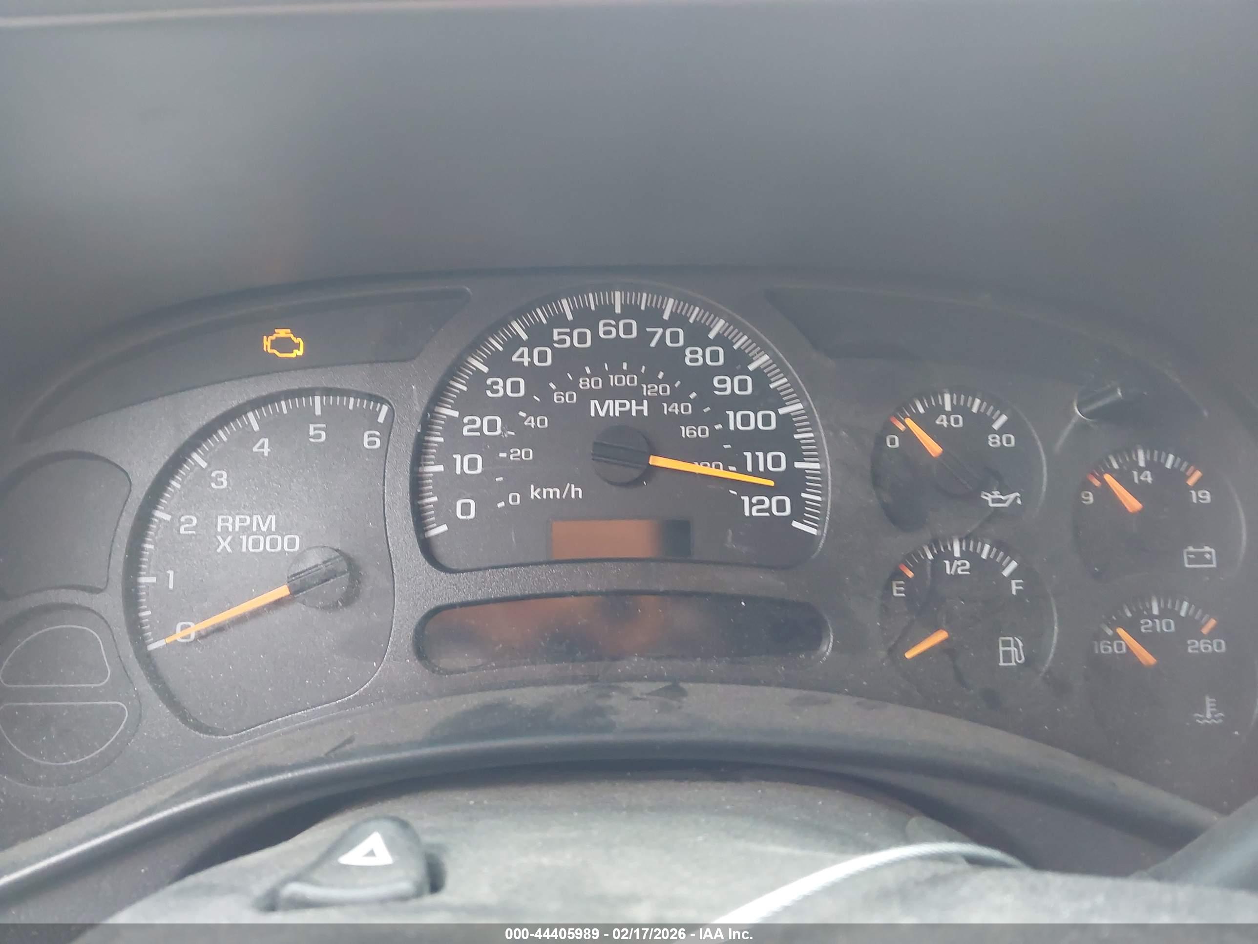 CHEVROLET SUBURBAN image 7