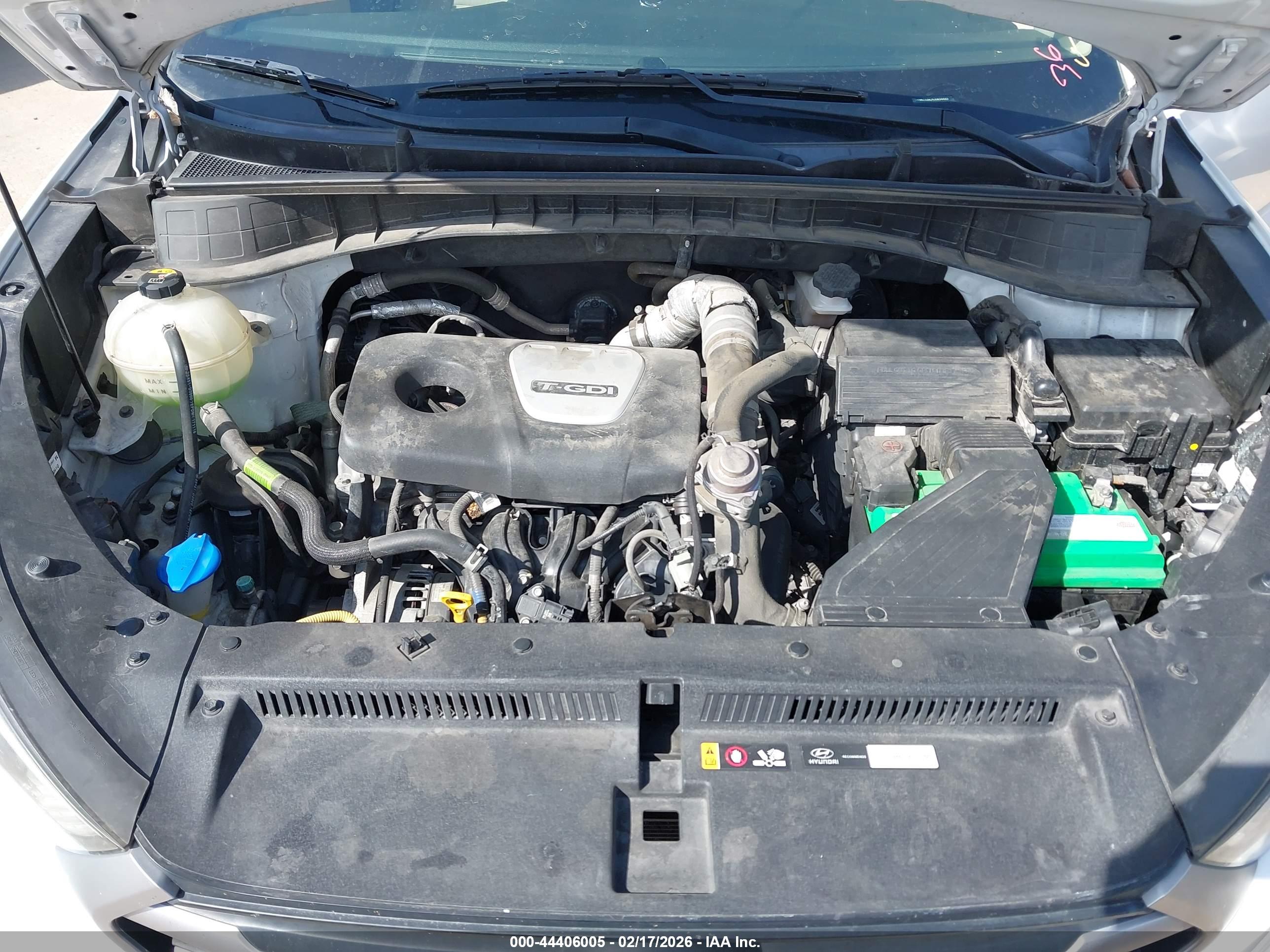 HYUNDAI TUCSON image 10