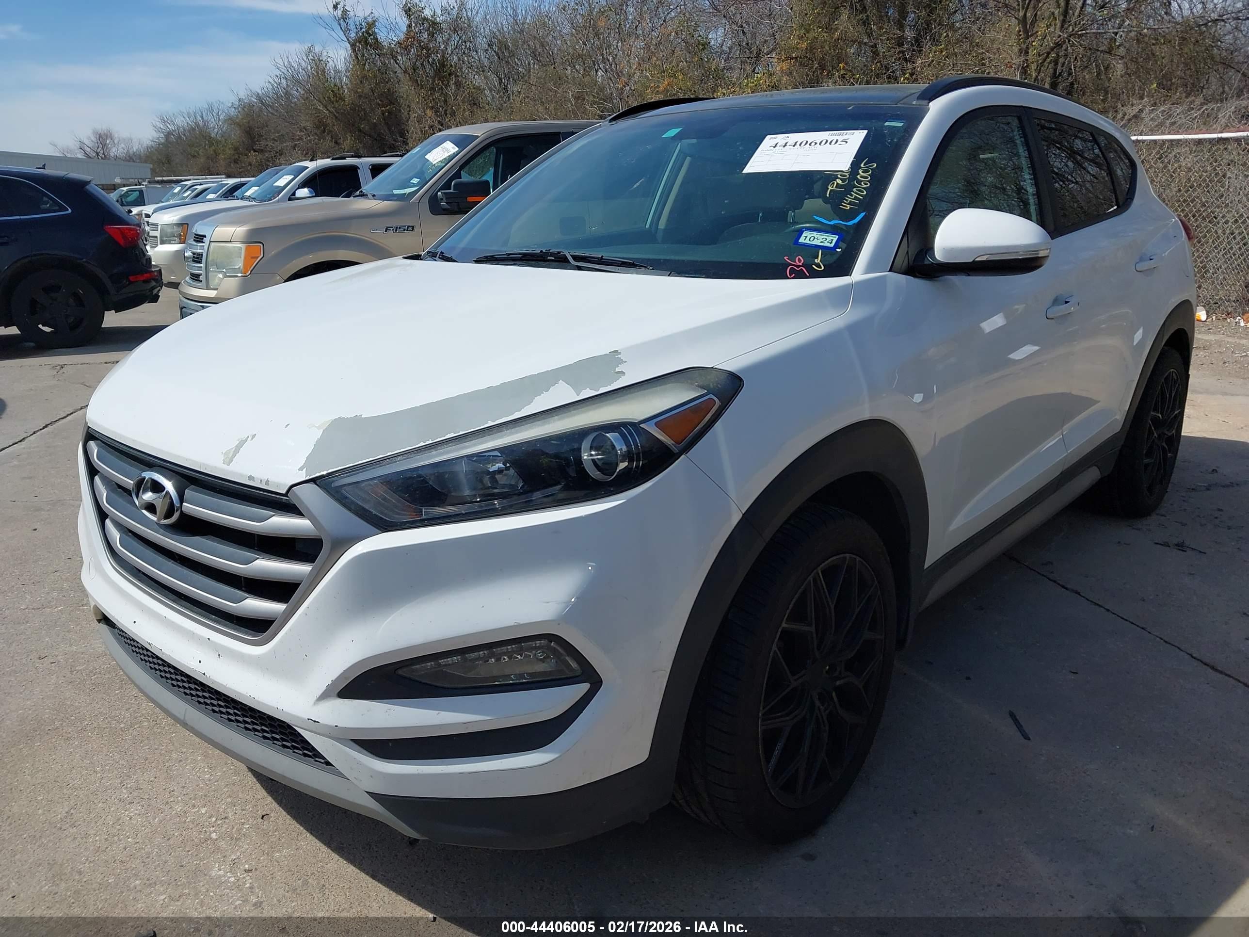 HYUNDAI TUCSON image 2