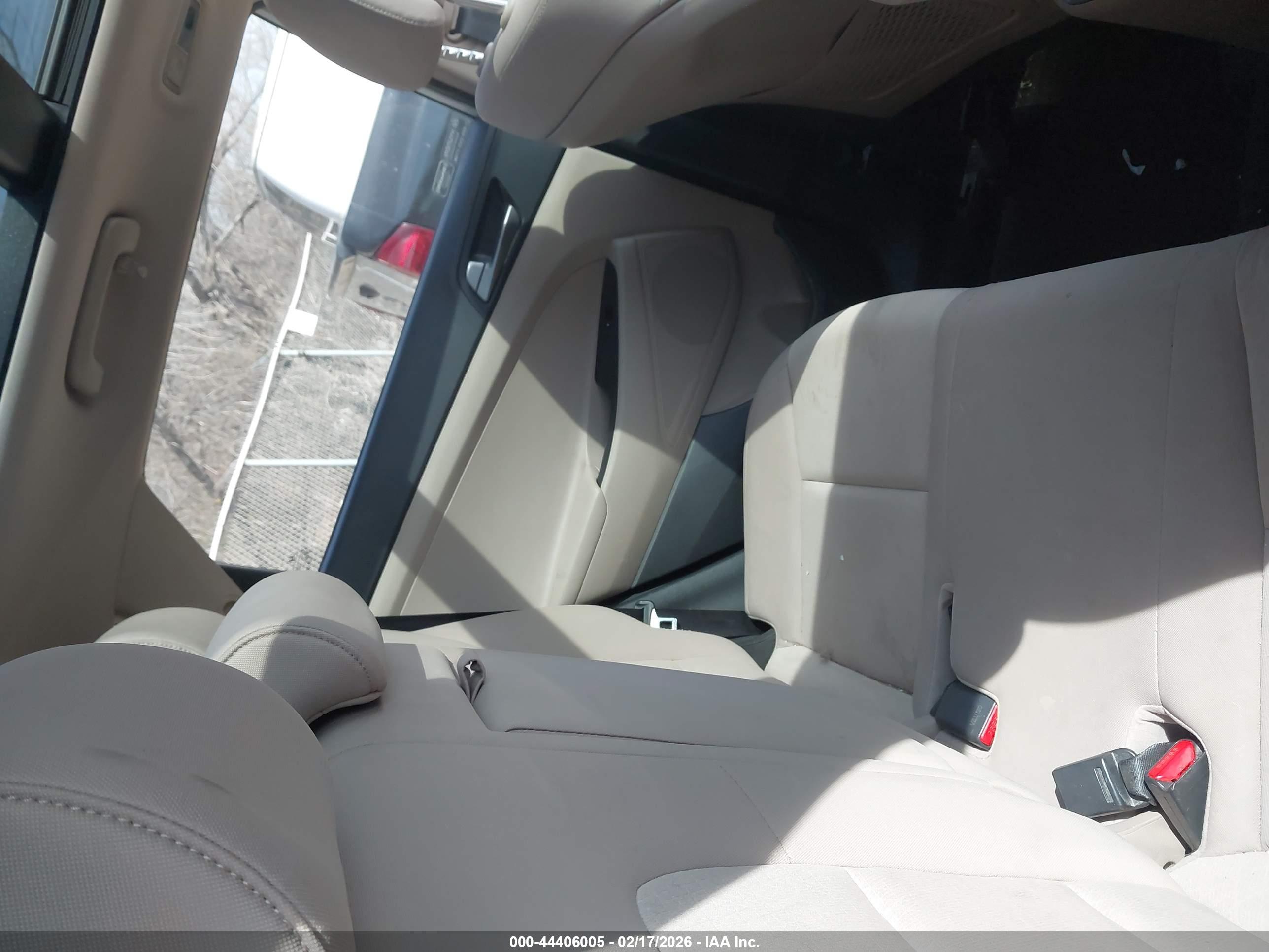 HYUNDAI TUCSON image 8