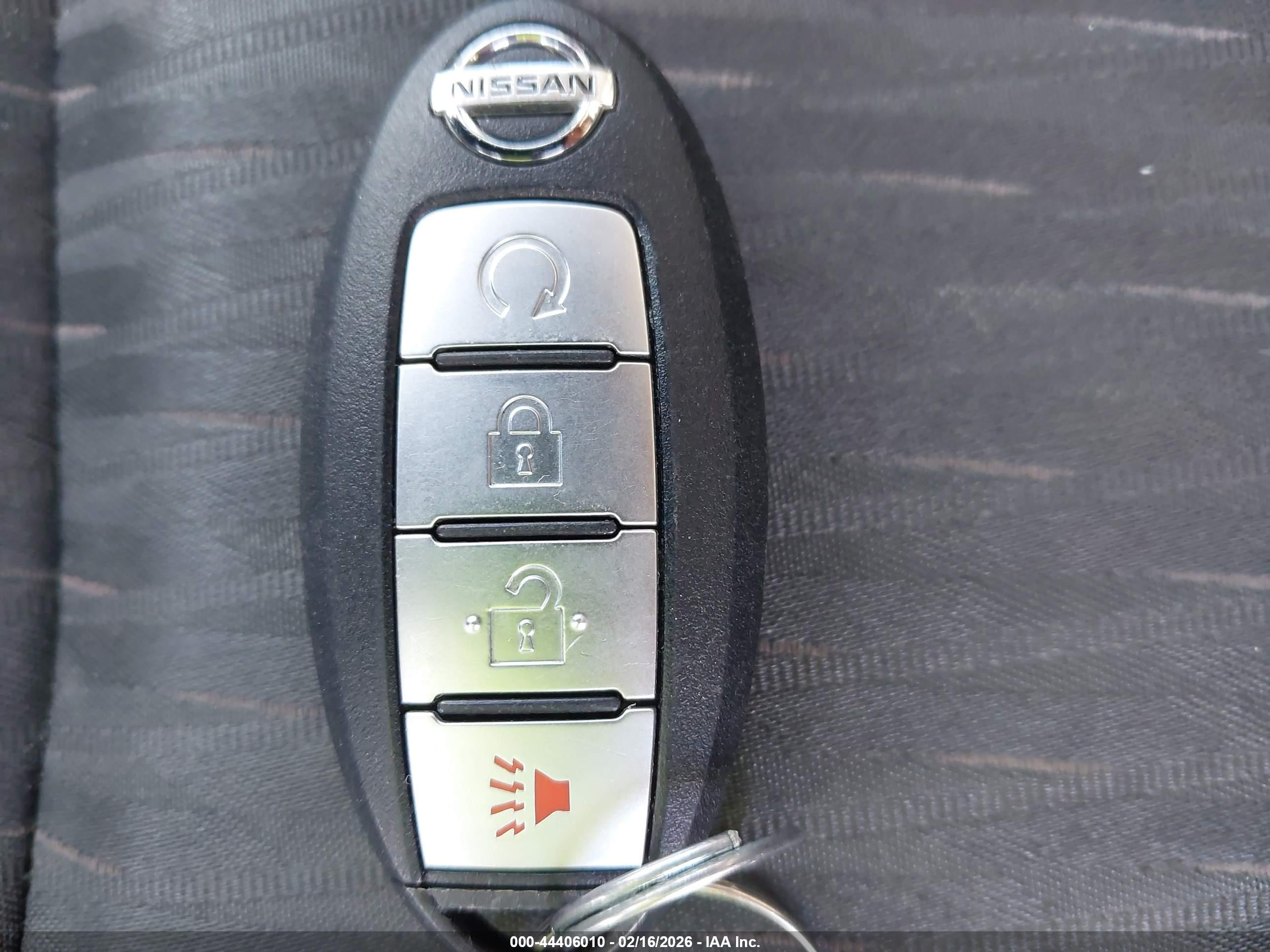 NISSAN ROGUE image 11