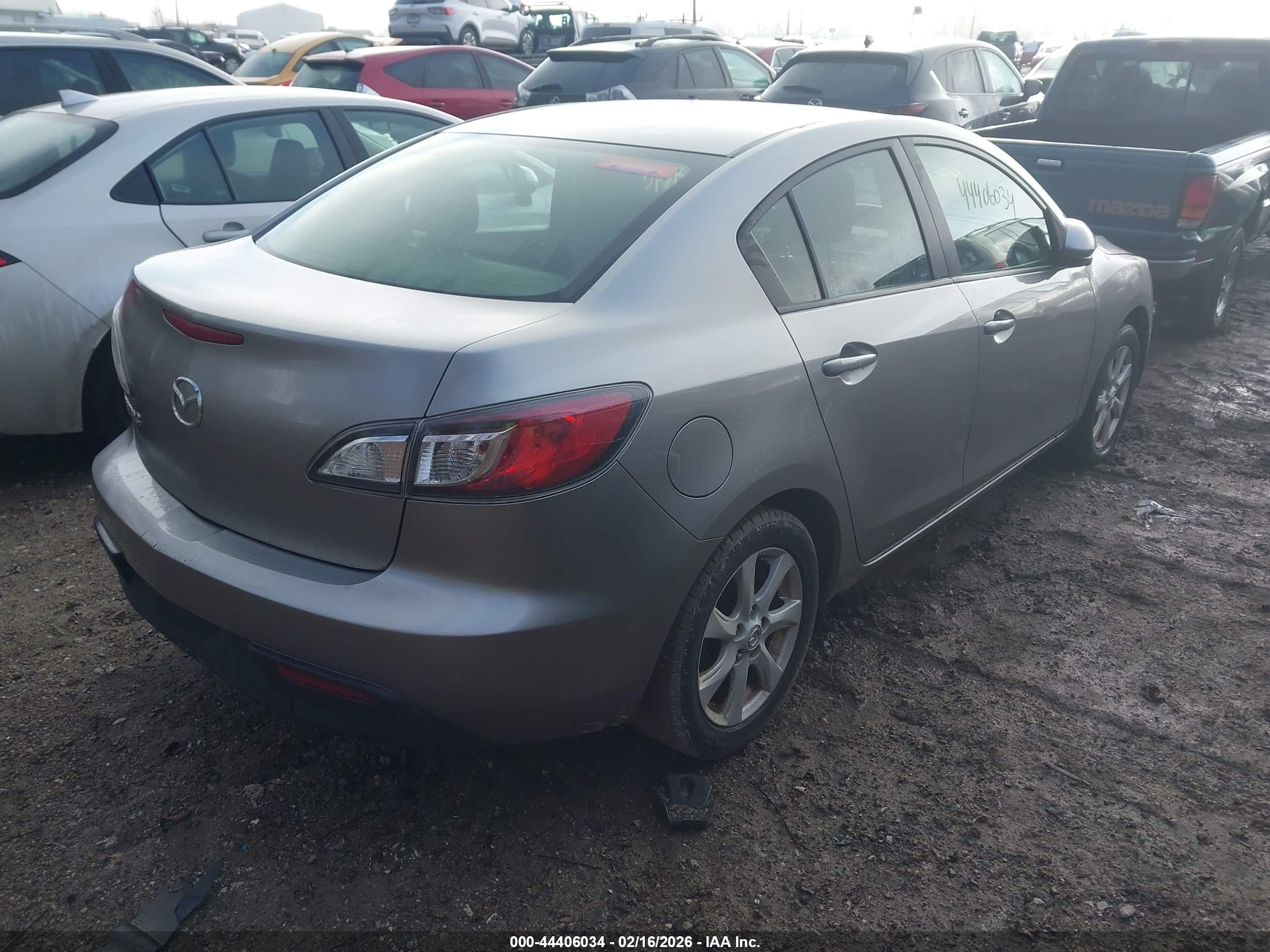 MAZDA MAZDA3 image 4