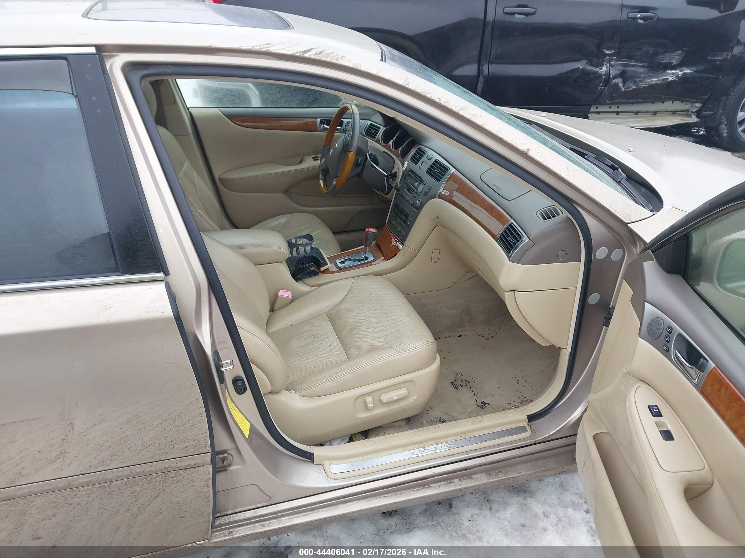 LEXUS ES image 5