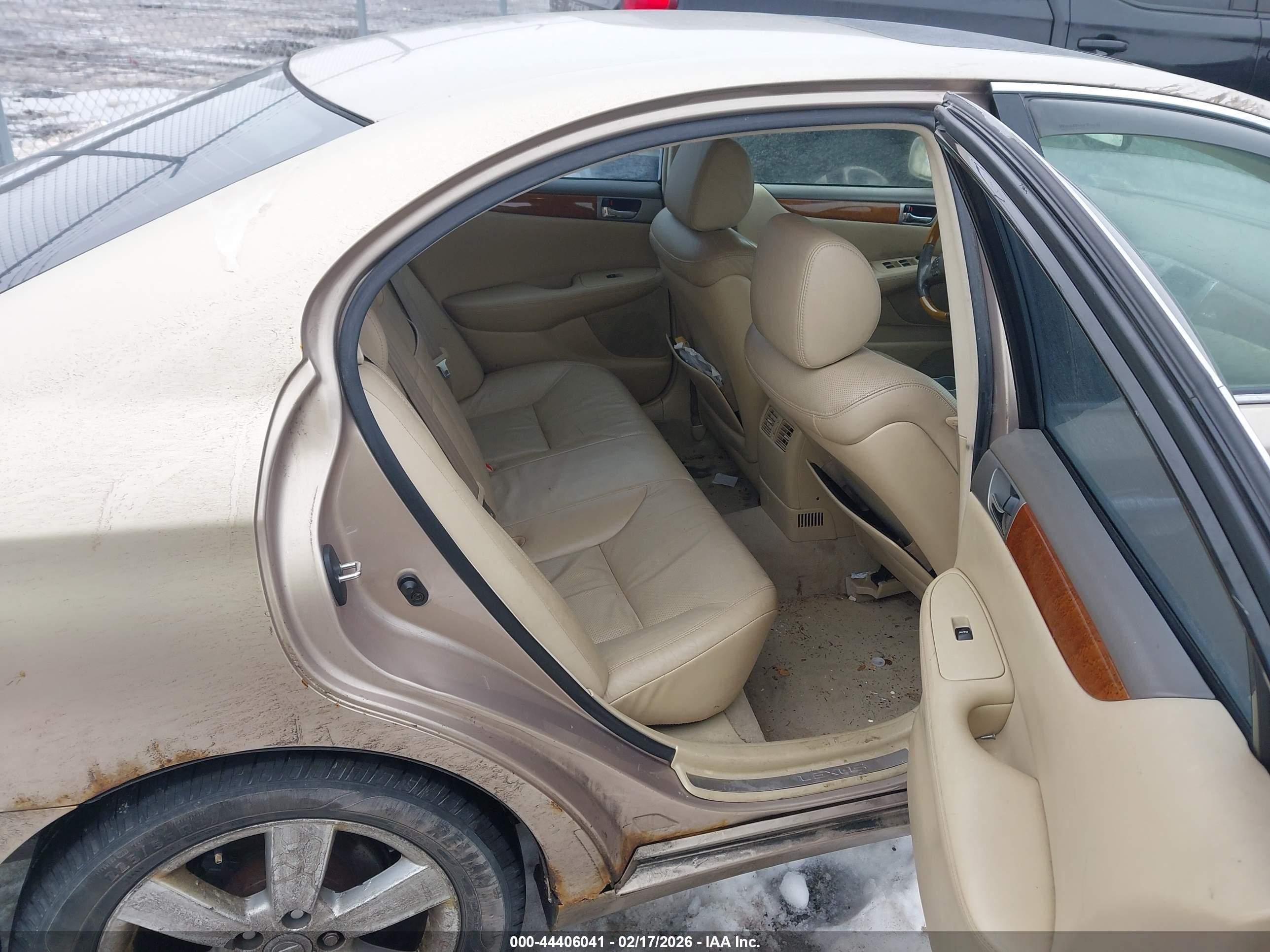 LEXUS ES image 8