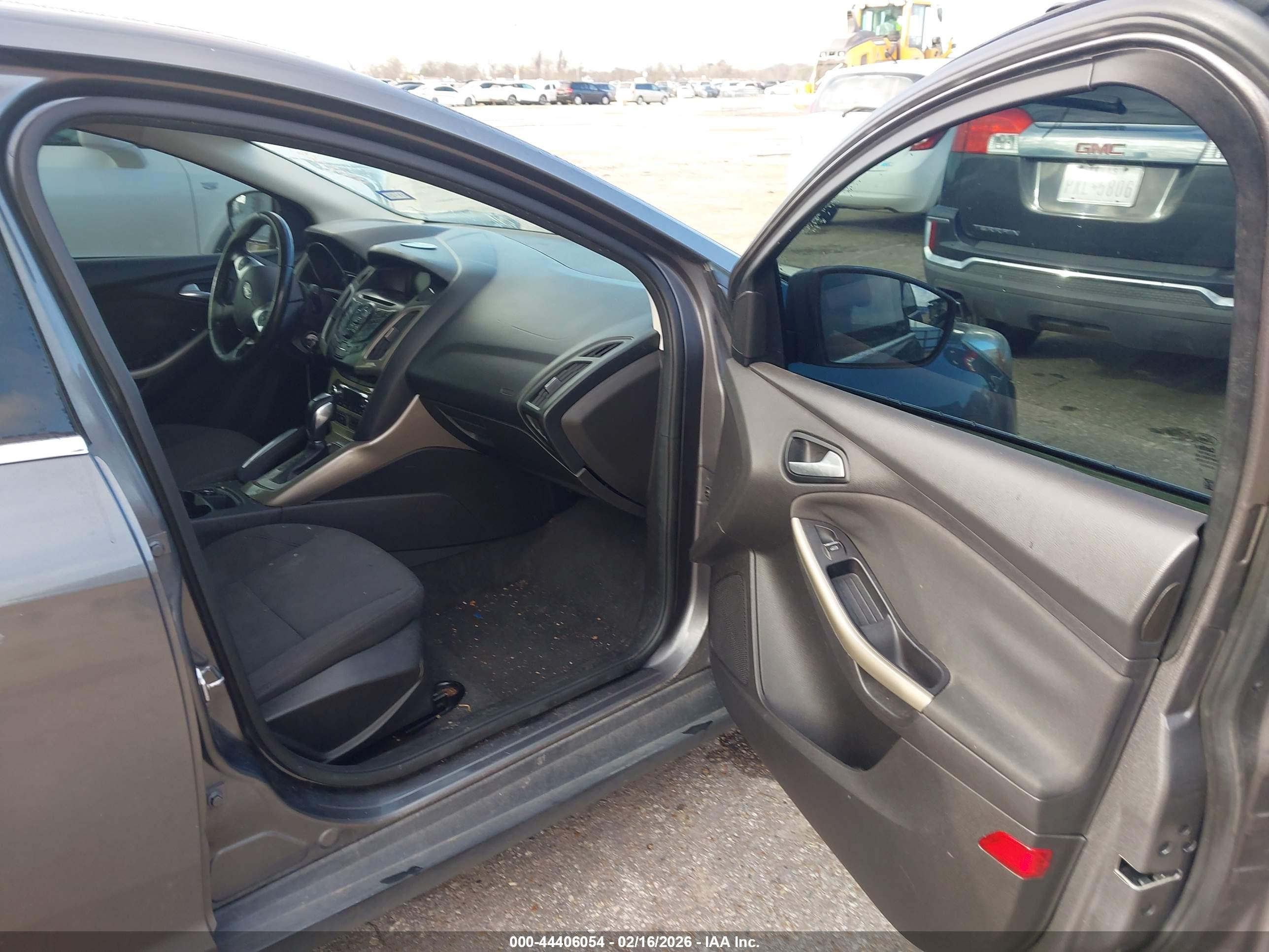 FORD FOCUS image 5
