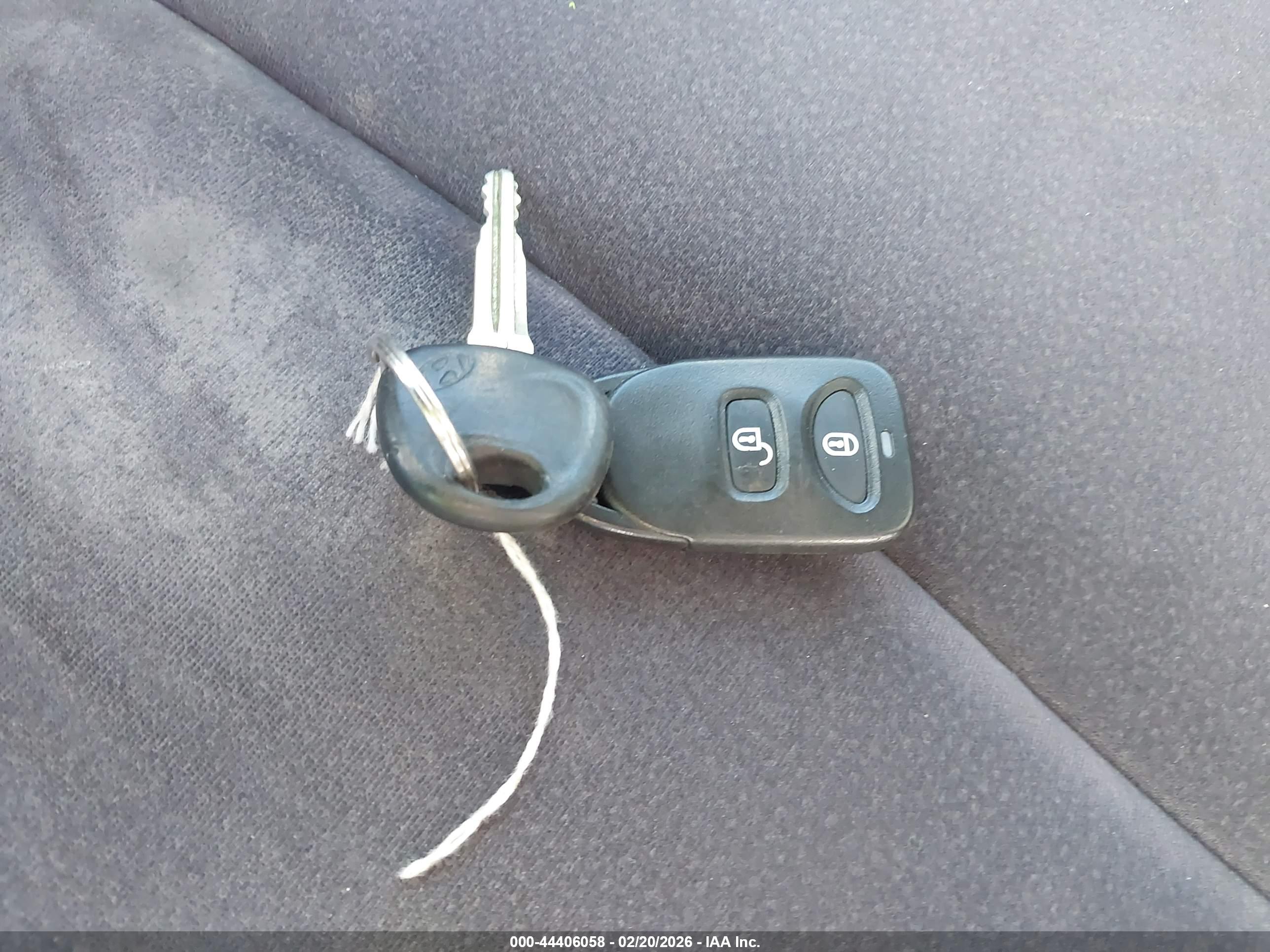 HYUNDAI SANTA image 11