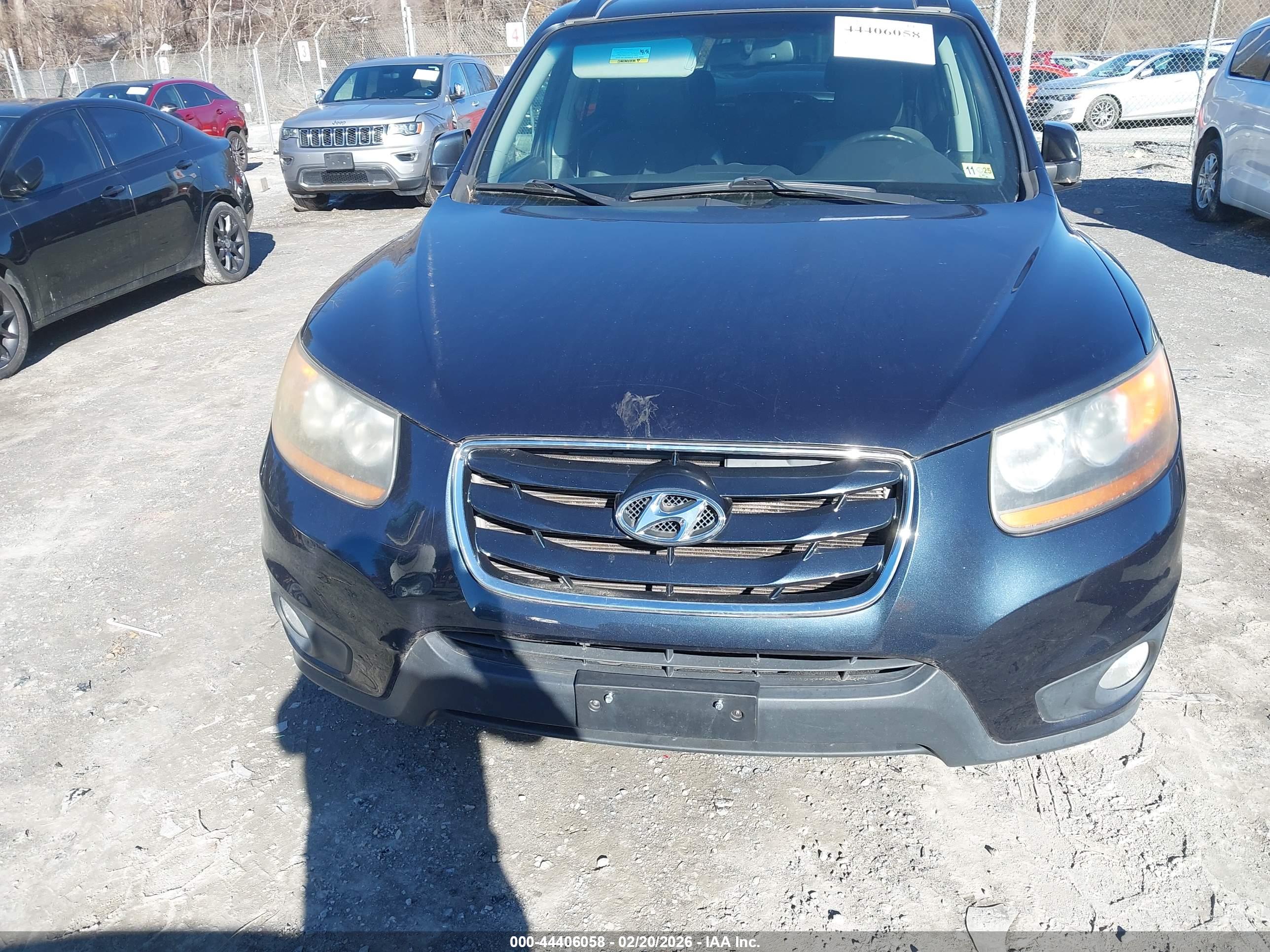 HYUNDAI SANTA image 6