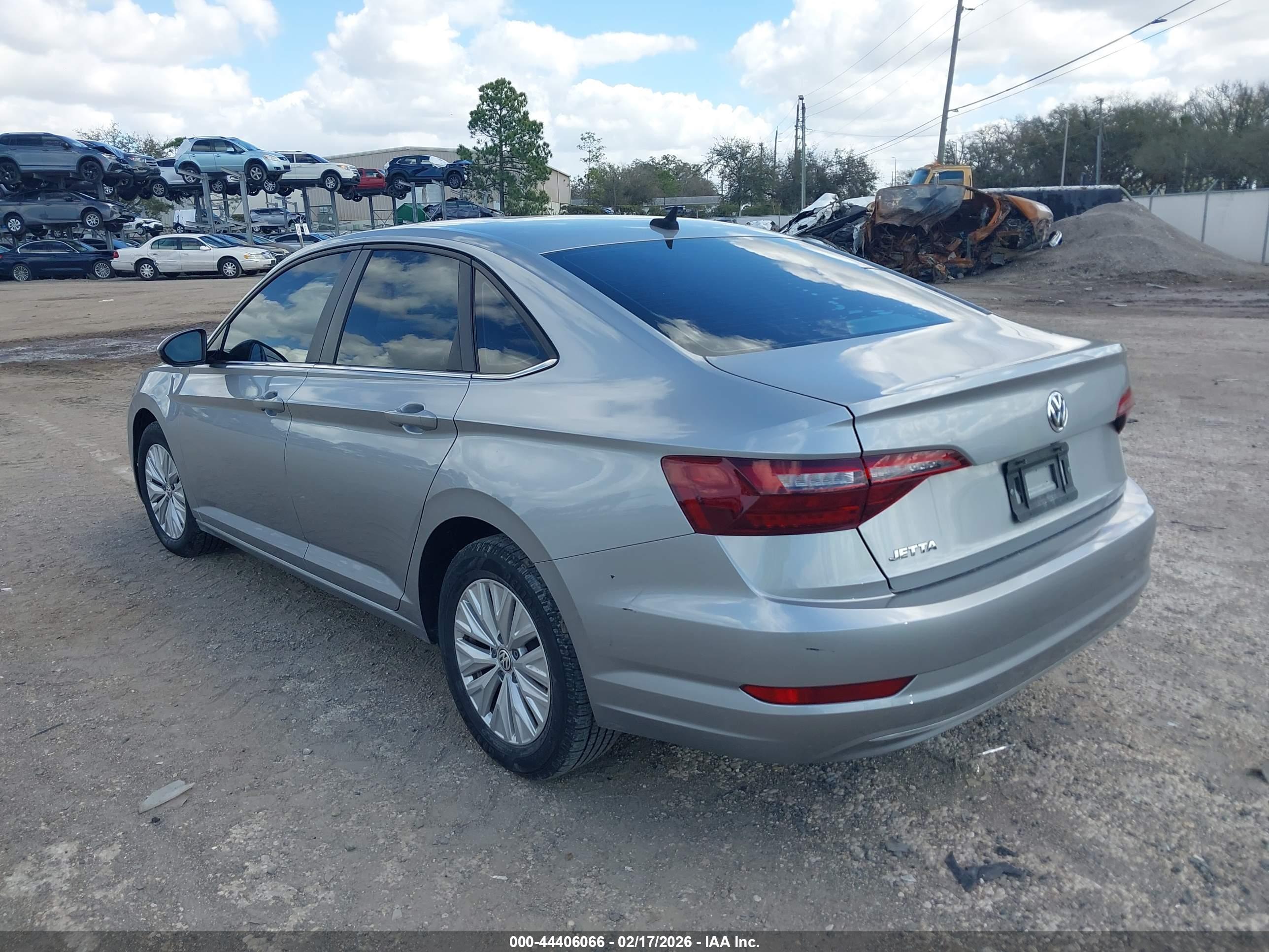 VOLKSWAGEN JETTA image 3