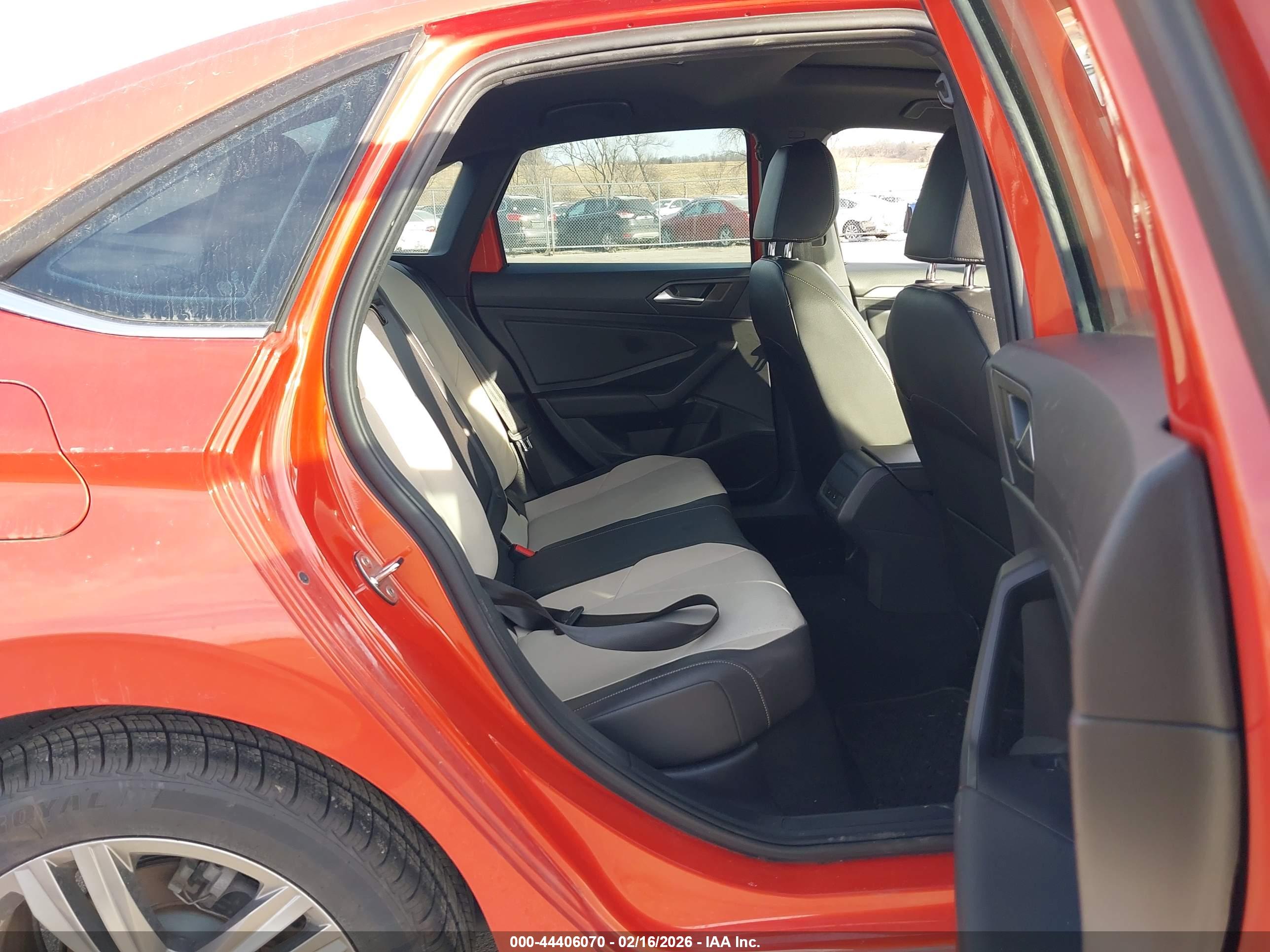 VOLKSWAGEN JETTA image 8