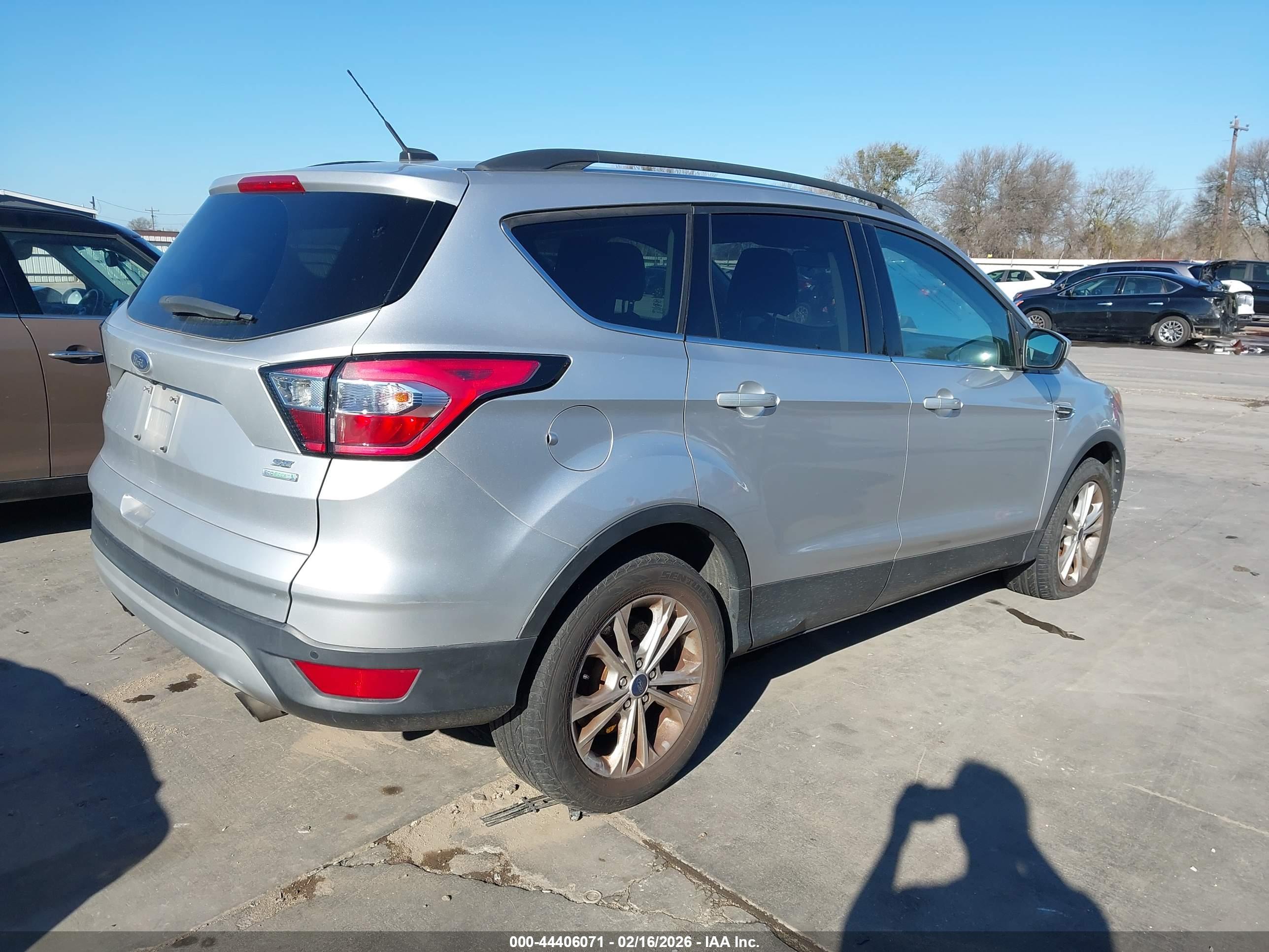 FORD ESCAPE image 4