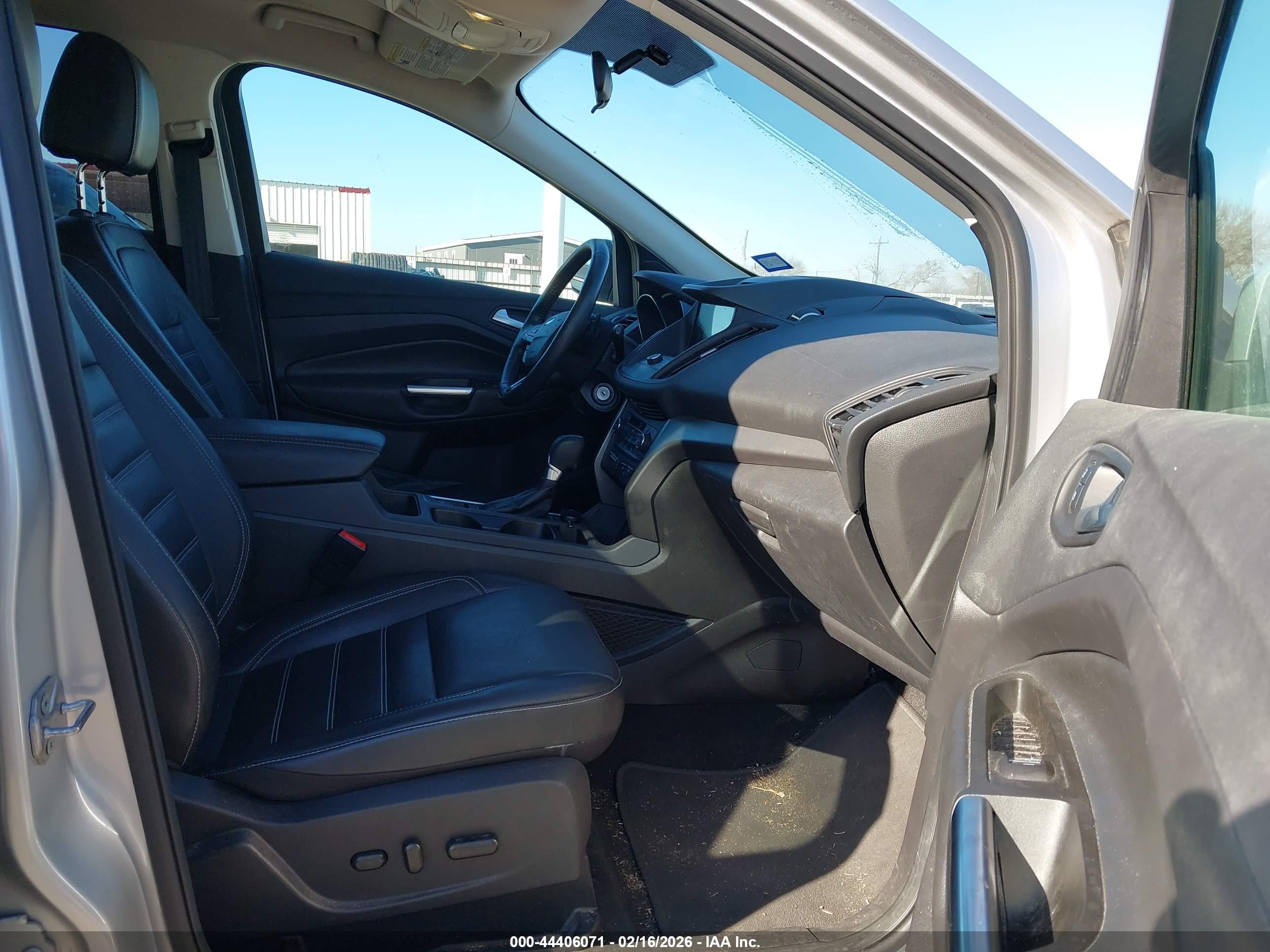 FORD ESCAPE image 5