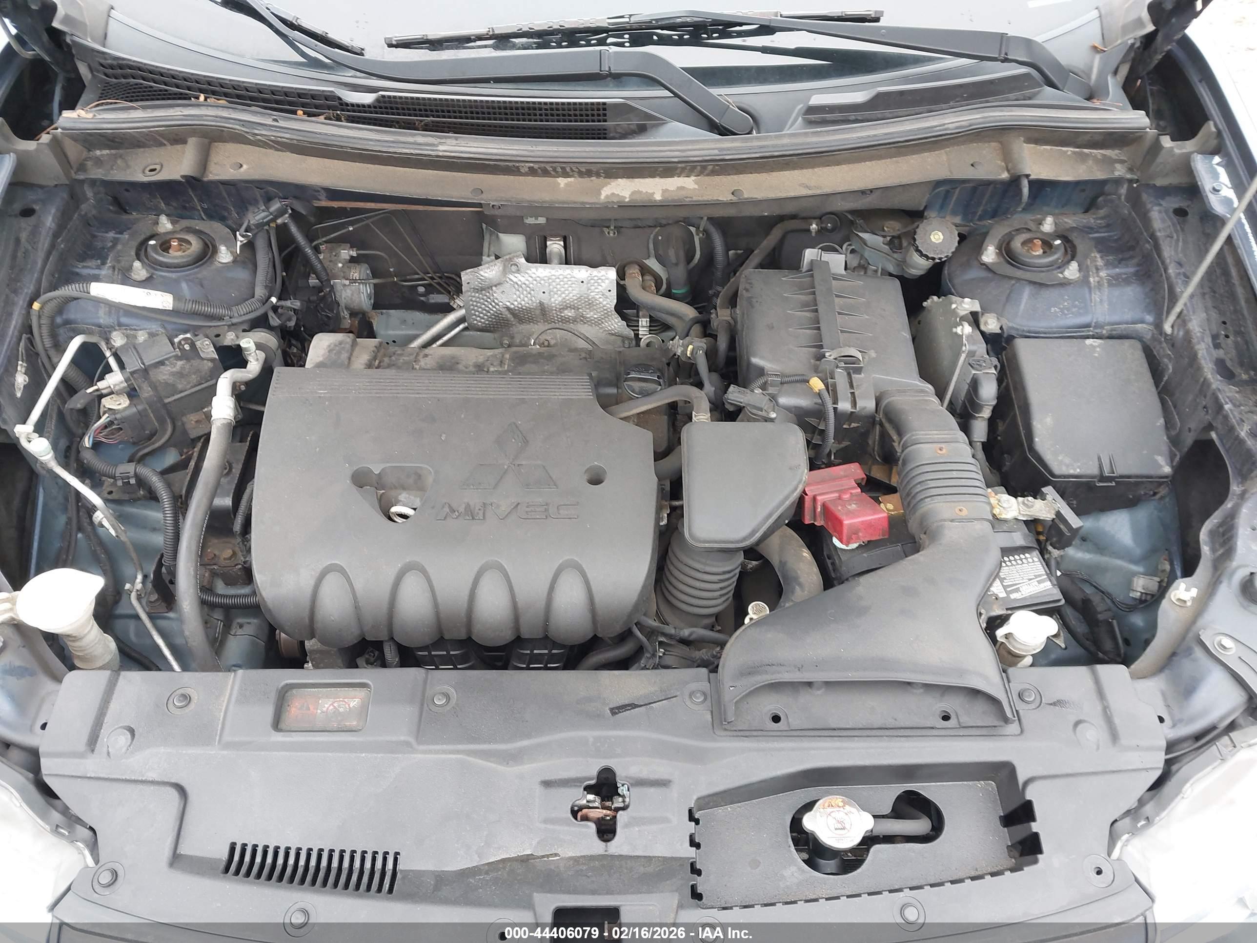 MITSUBISHI OUTLANDER image 10