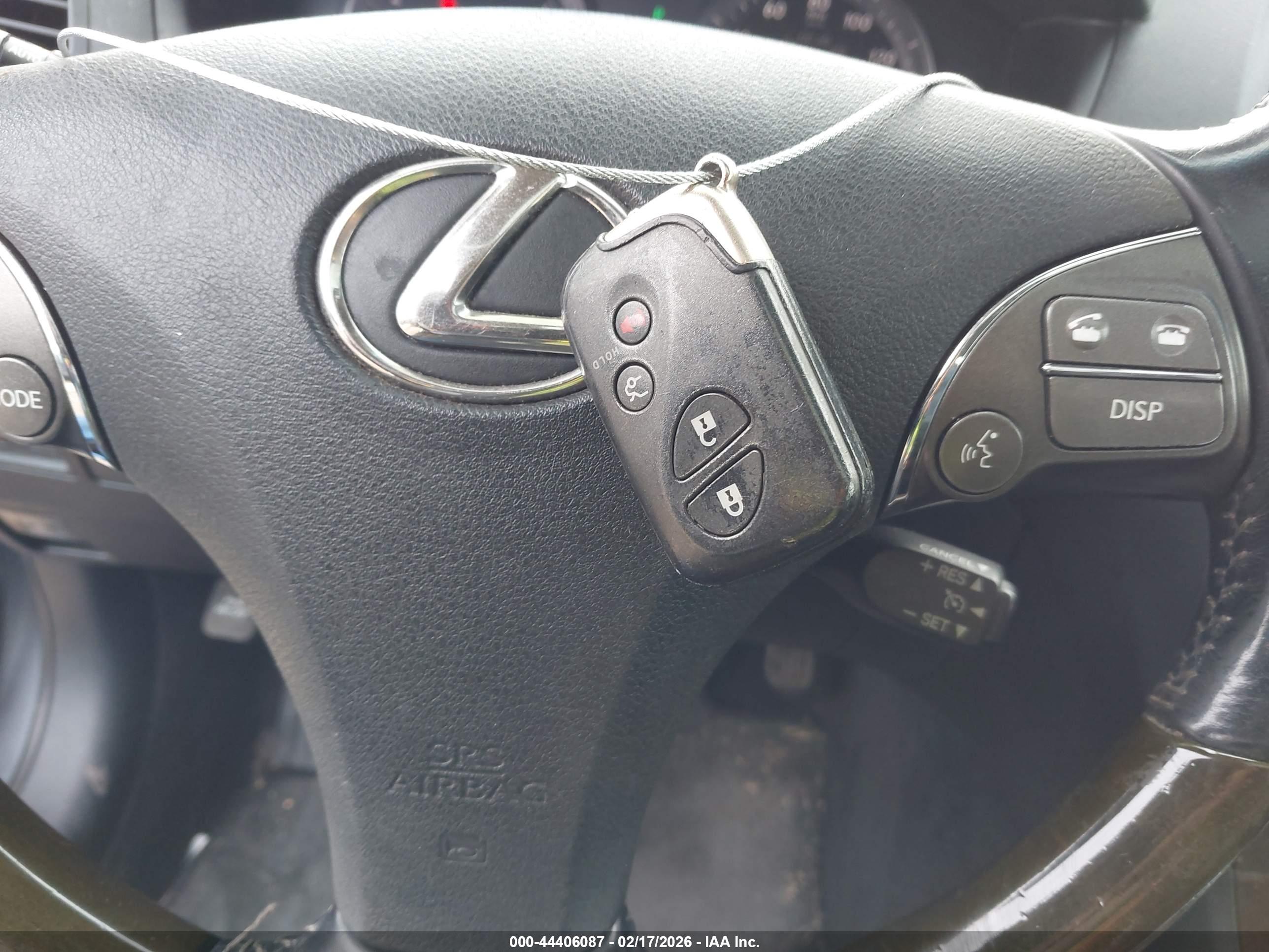 LEXUS ES image 11