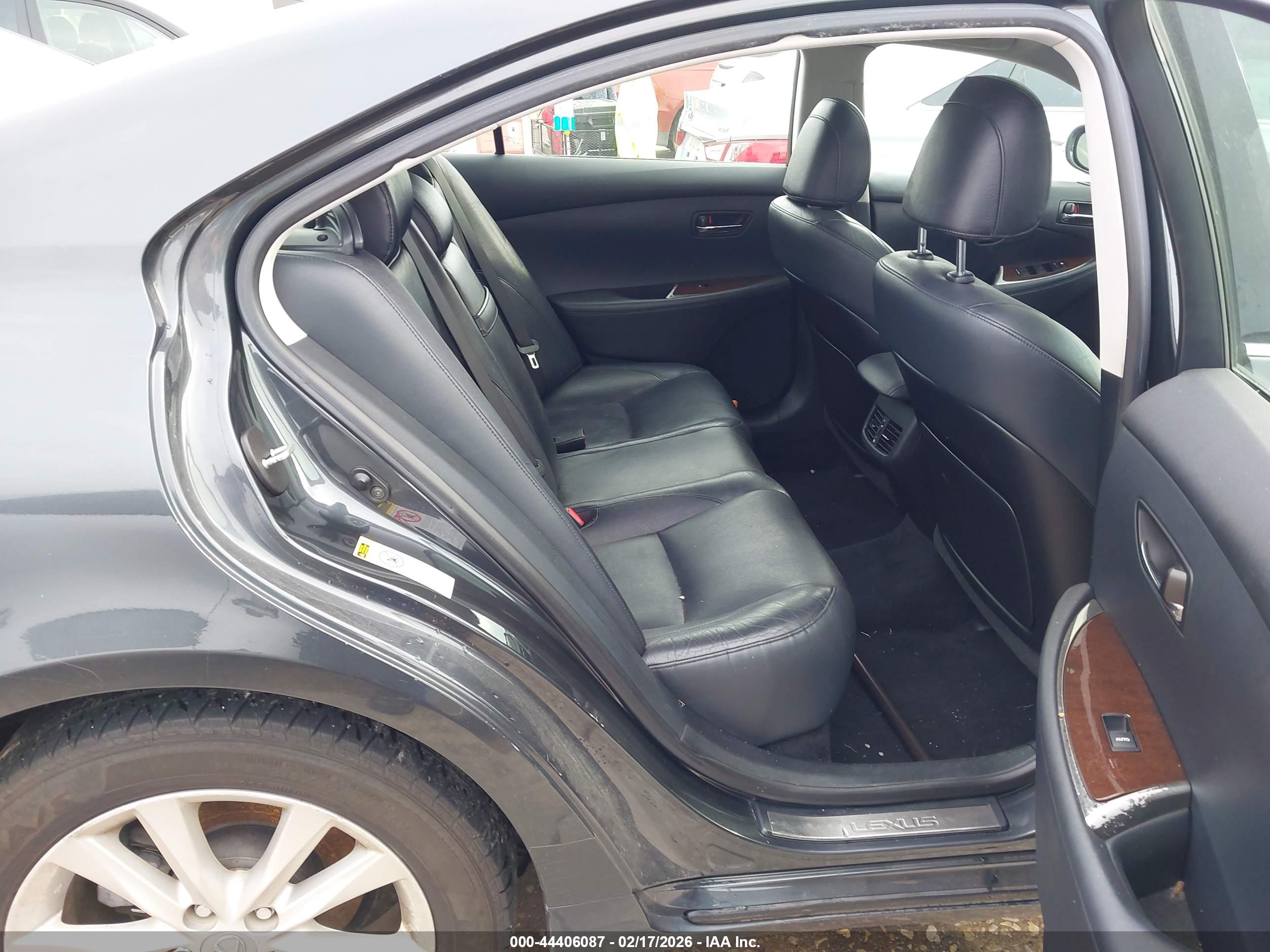 LEXUS ES image 8