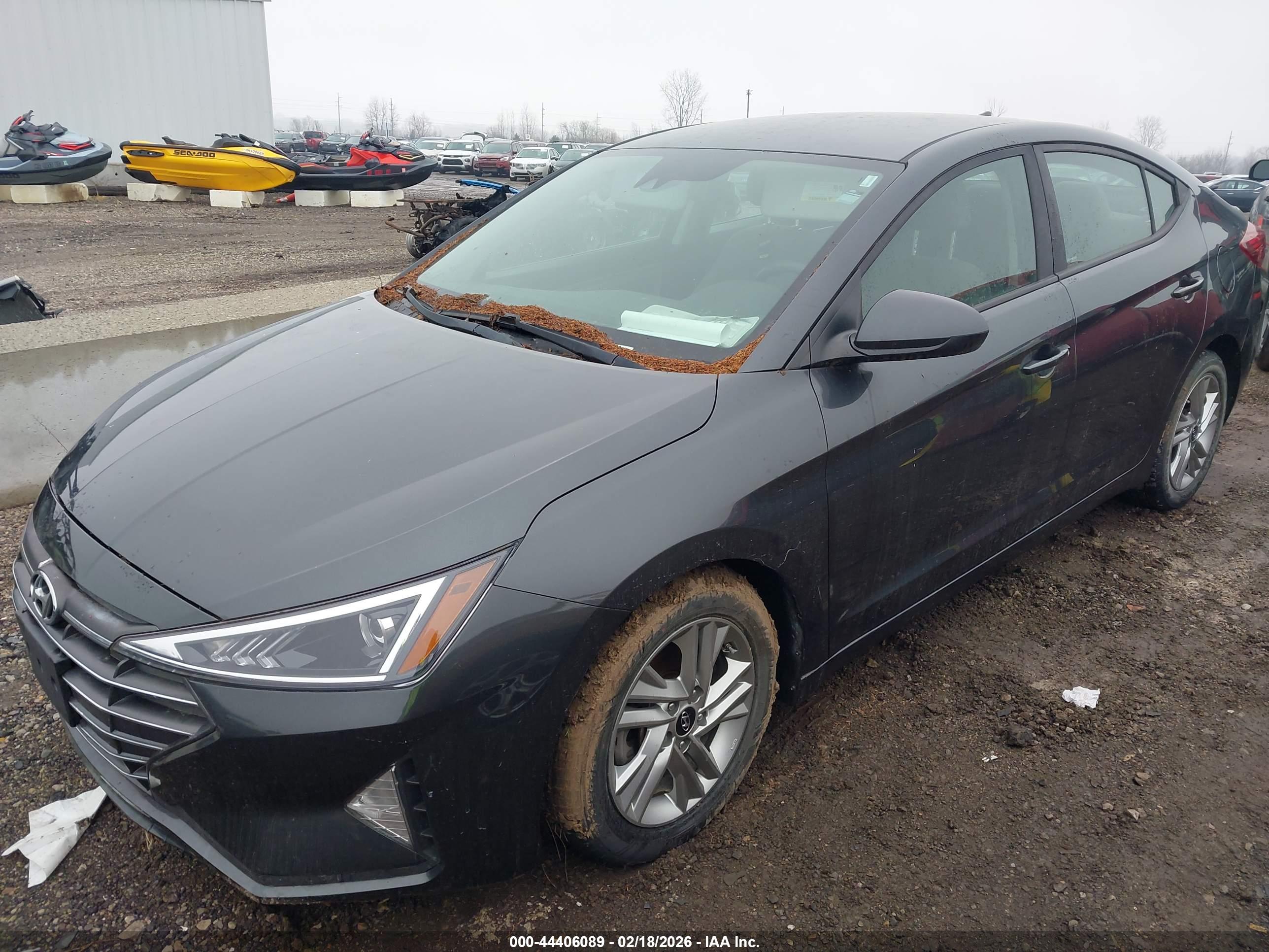 HYUNDAI ELANTRA image 2
