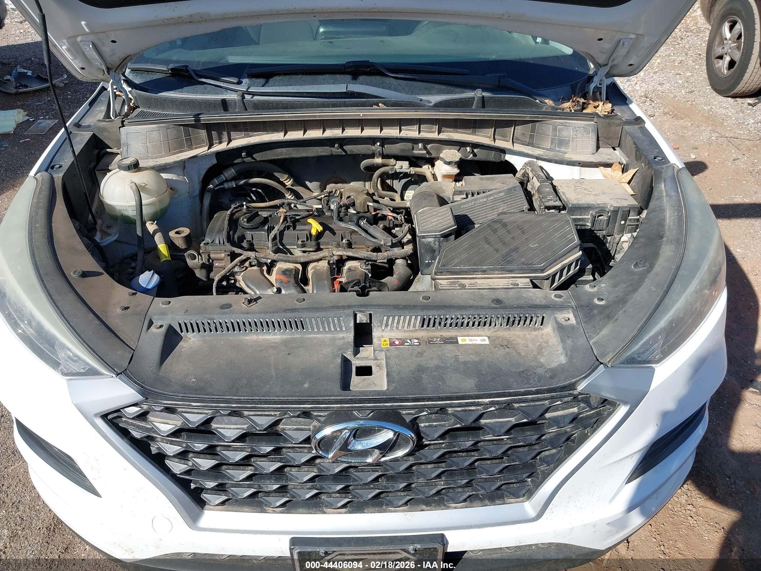 HYUNDAI TUCSON image 10