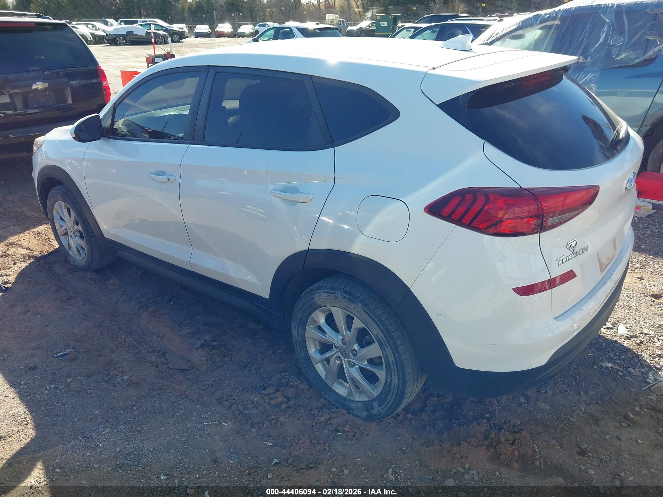 HYUNDAI TUCSON image 3