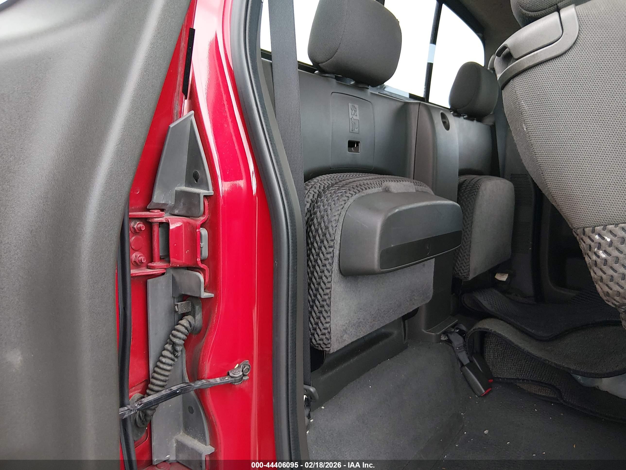 NISSAN FRONTIER image 8
