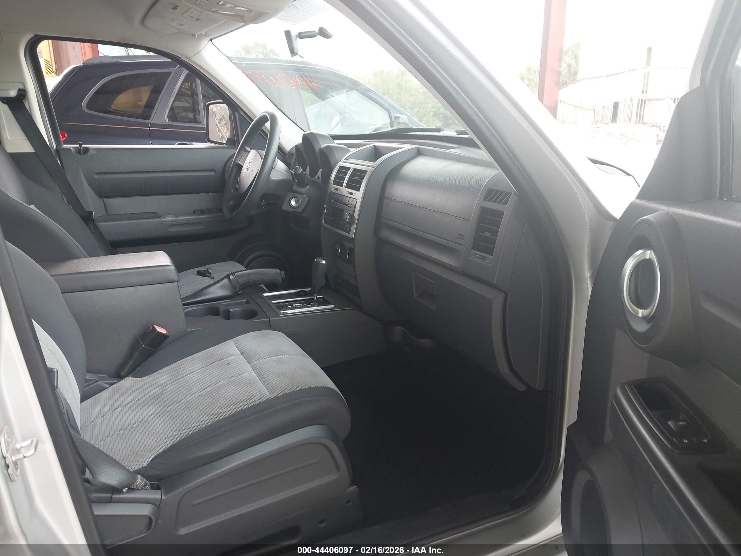 DODGE NITRO image 5