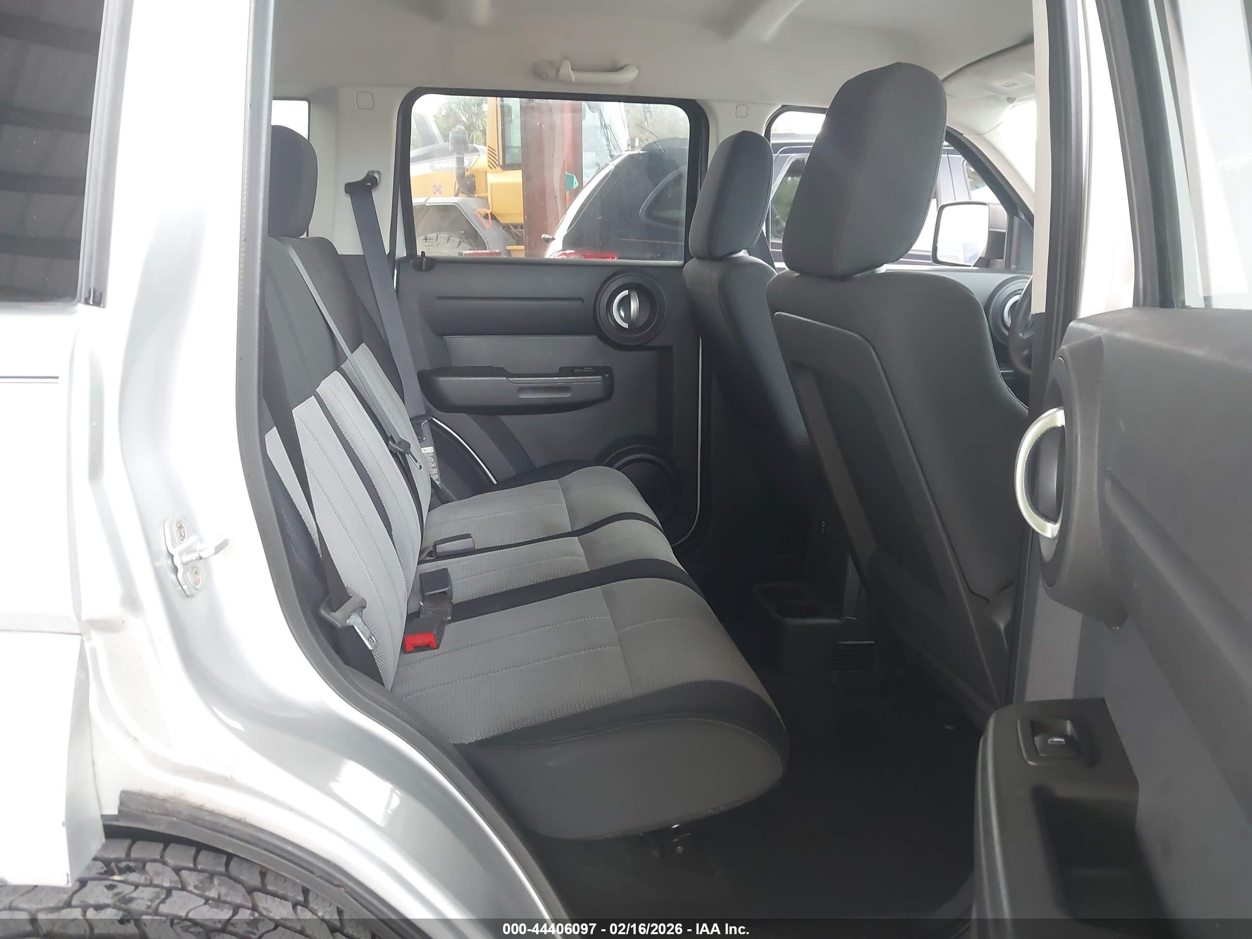 DODGE NITRO image 8