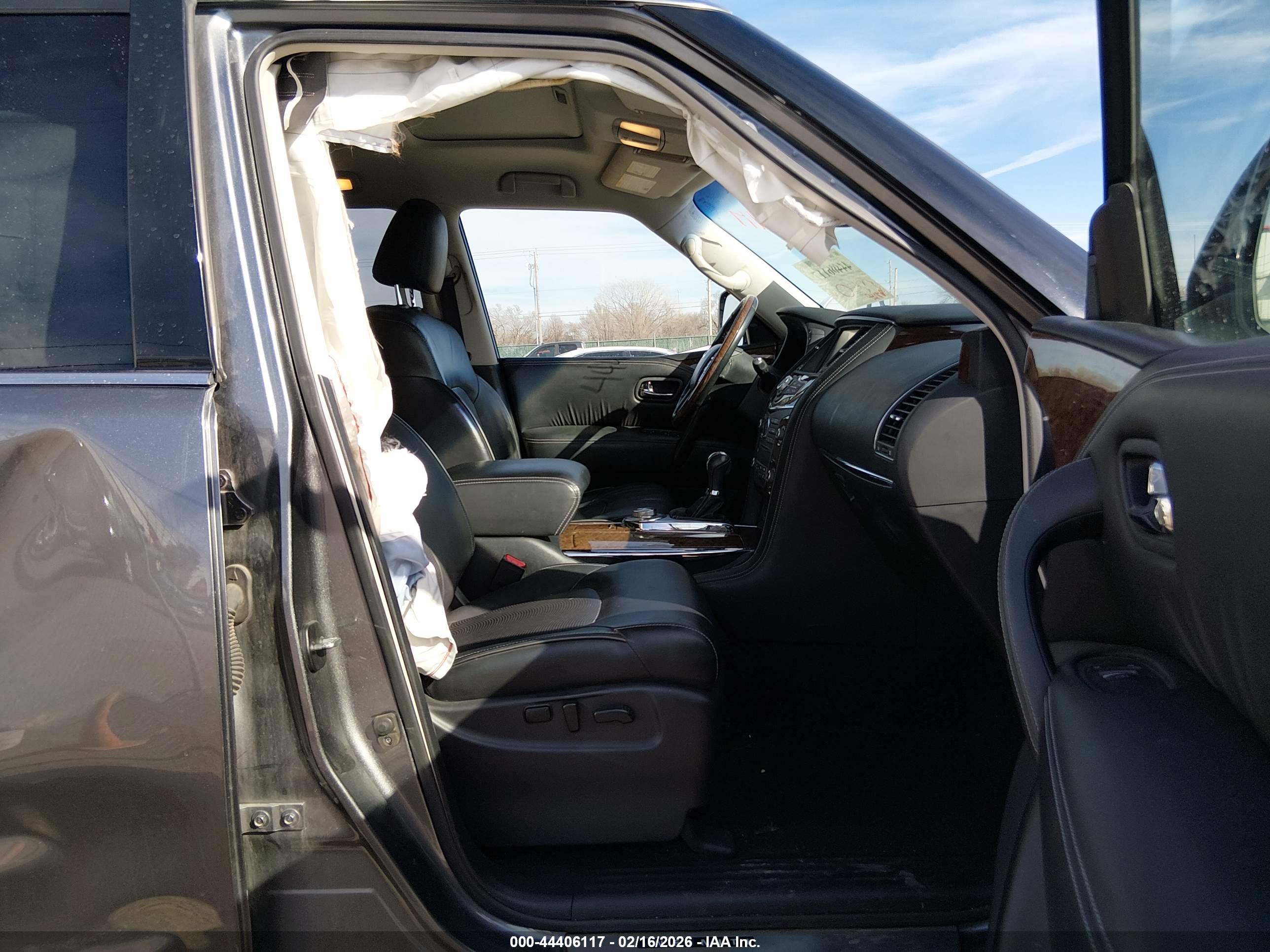 INFINITI QX80 image 5