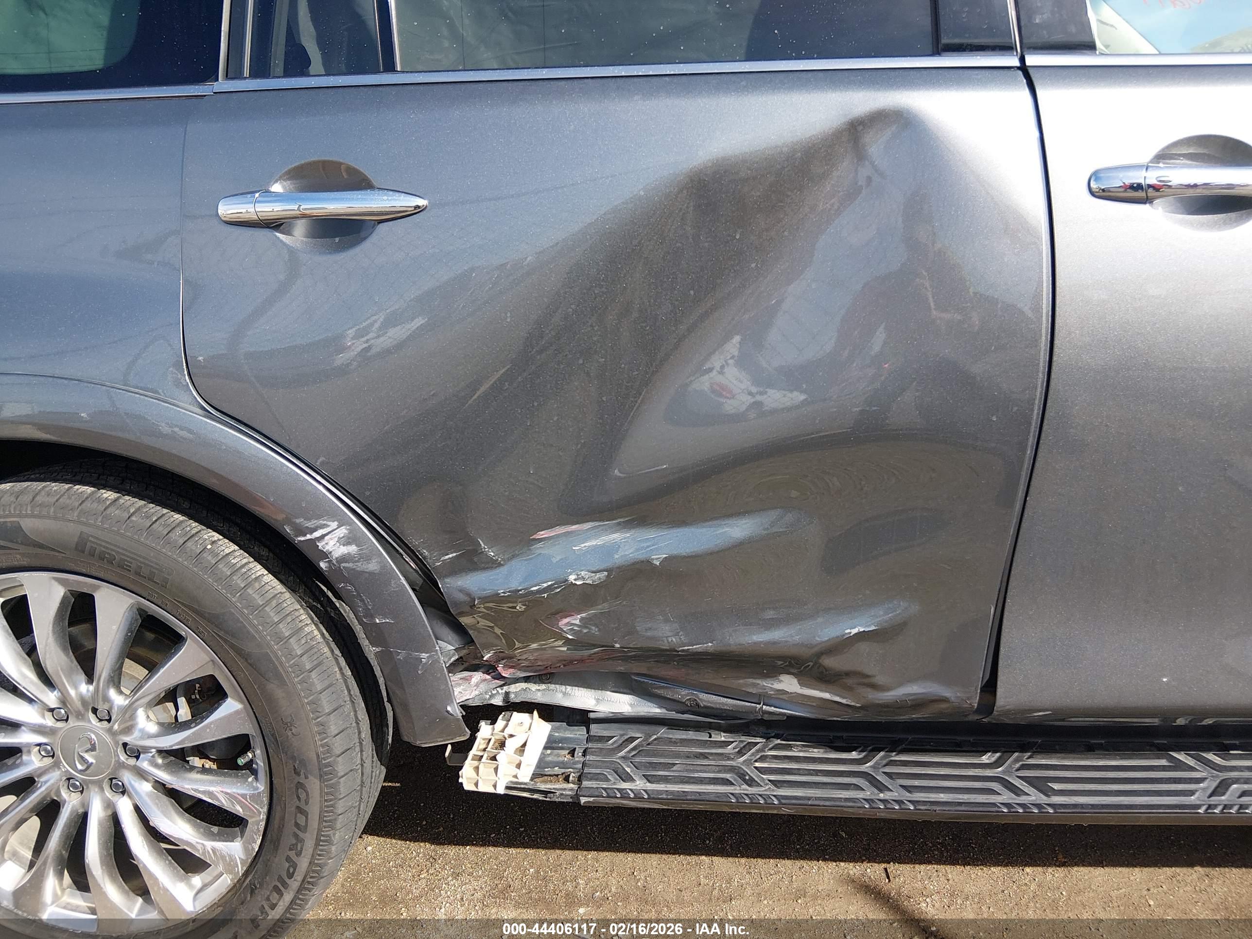 INFINITI QX80 image 6