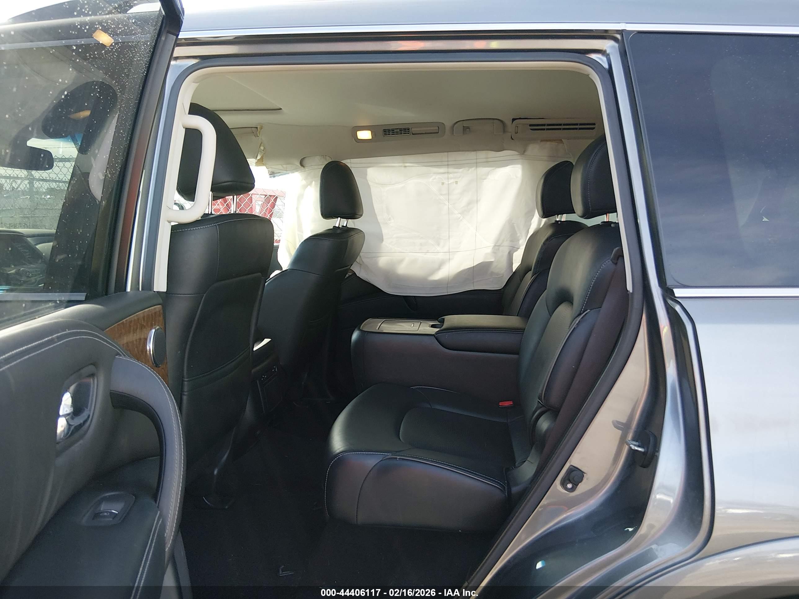 INFINITI QX80 image 8