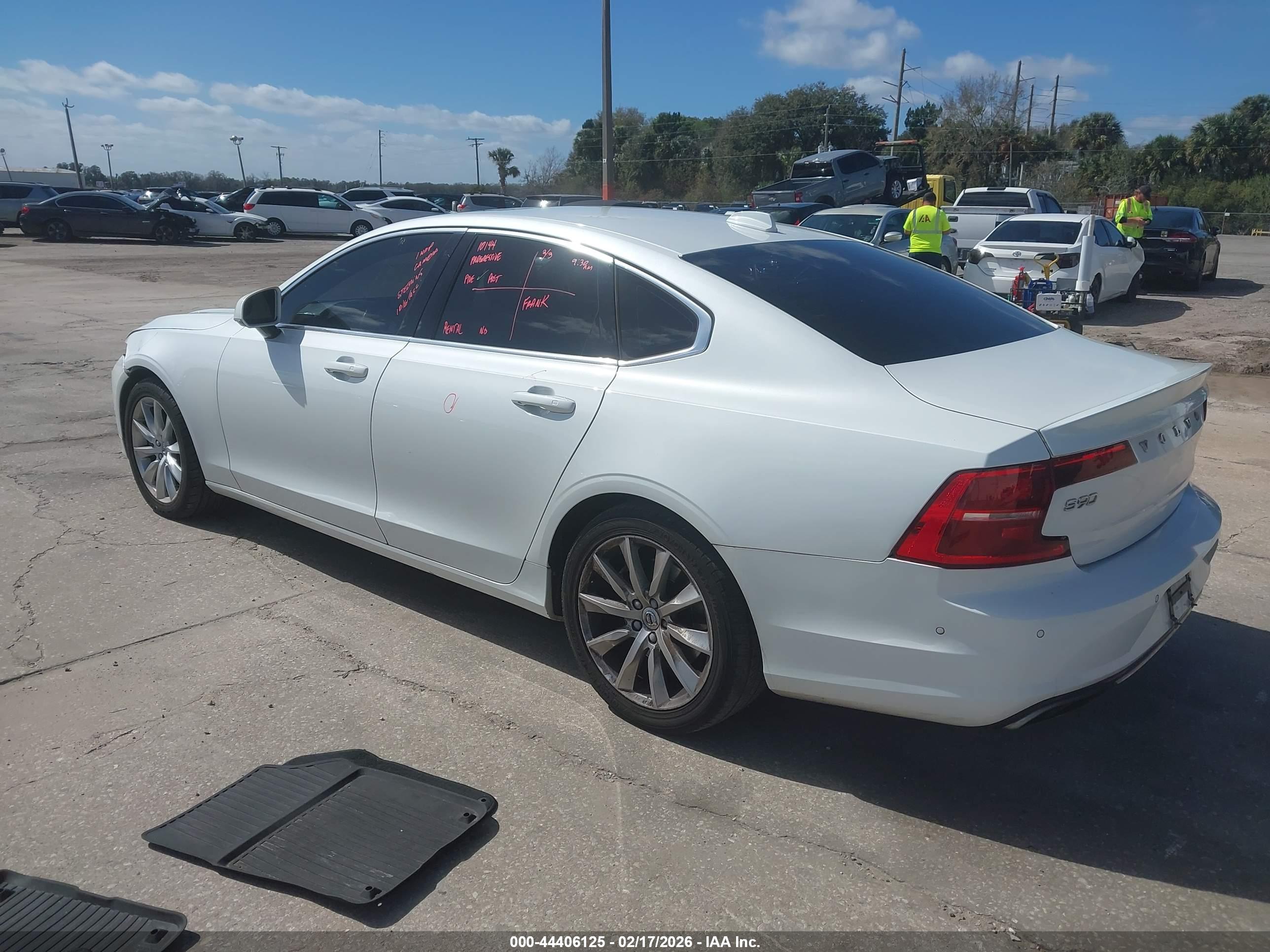 VOLVO S90 image 3