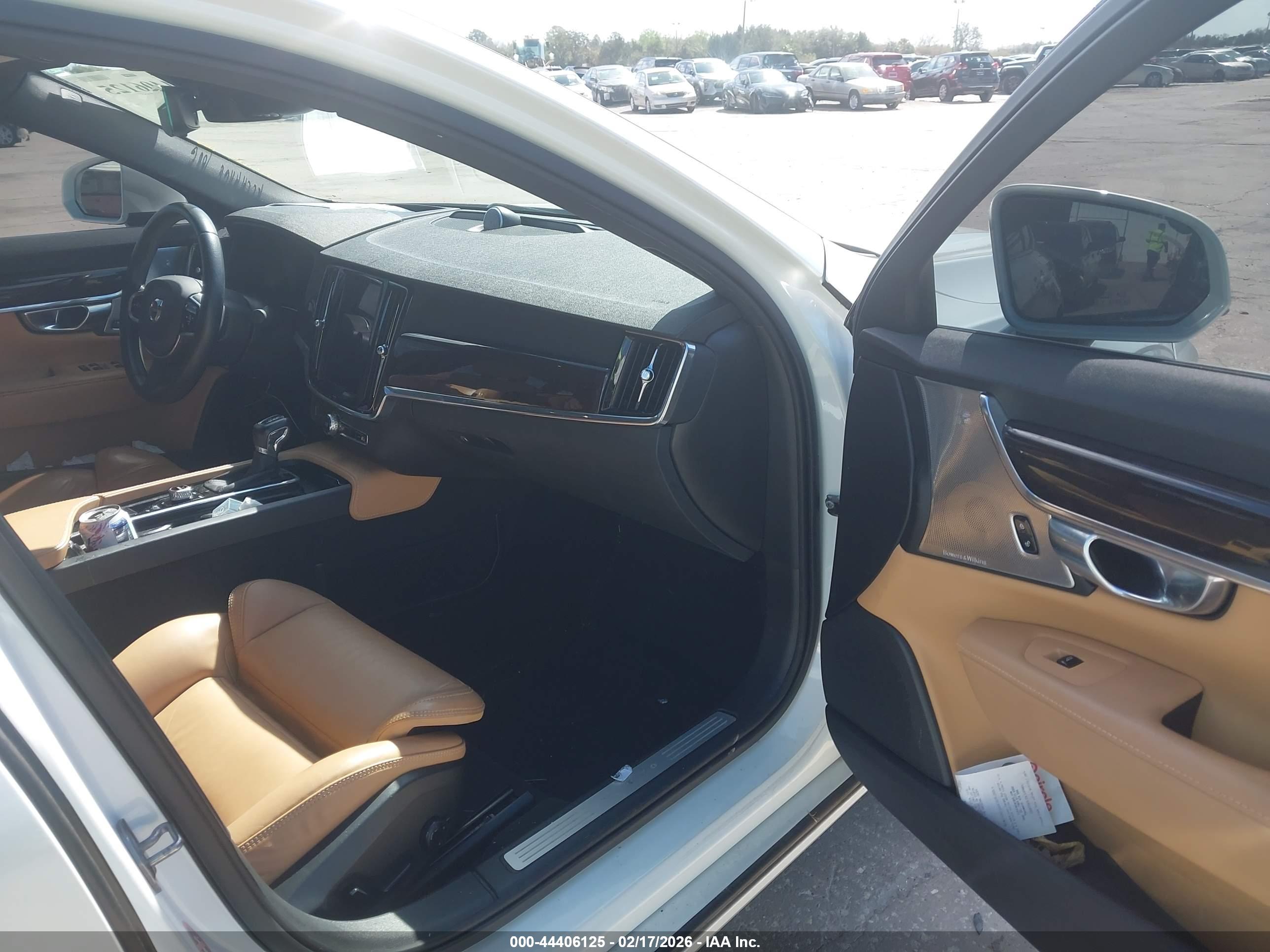 VOLVO S90 image 5
