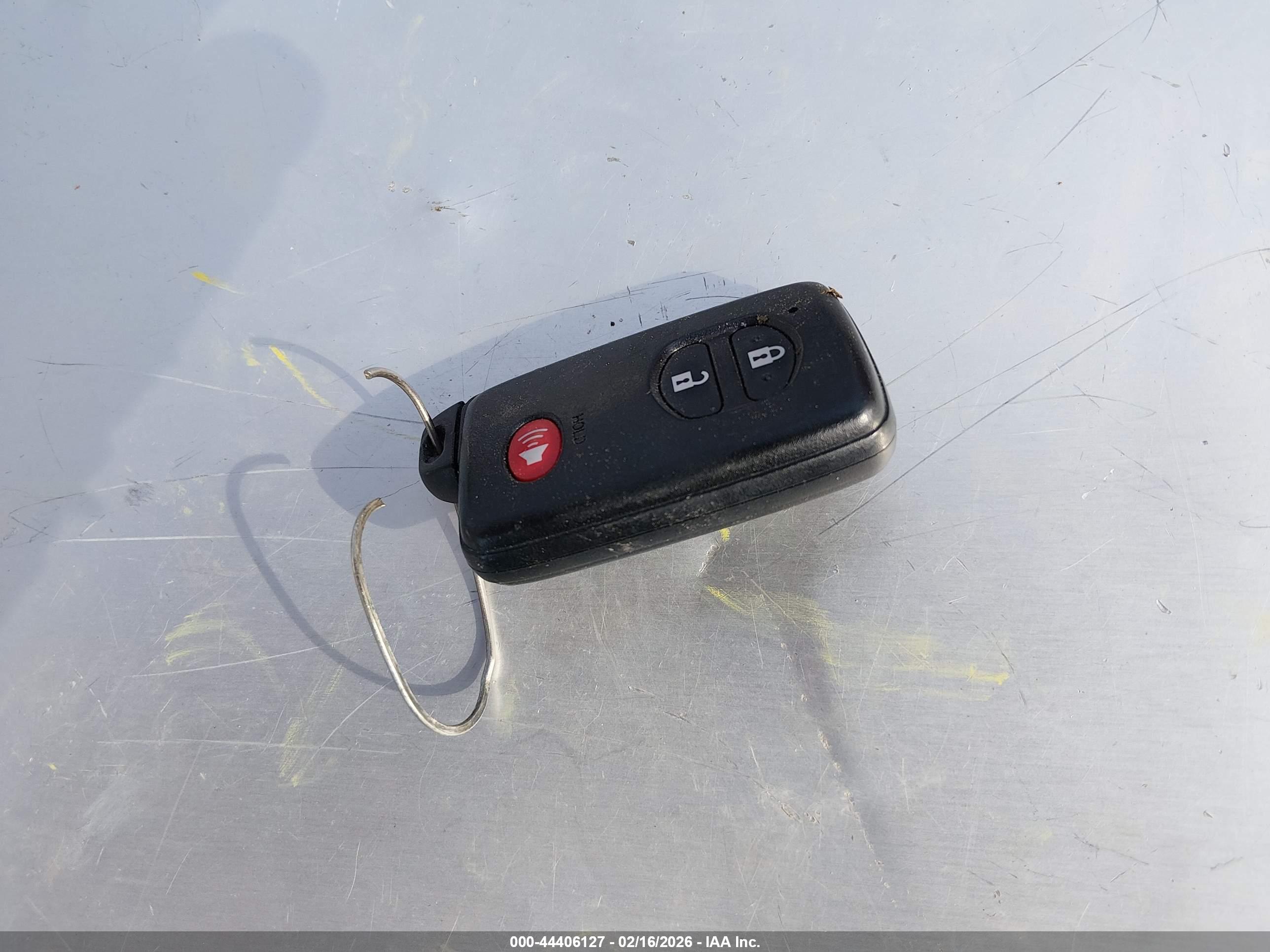 TOYOTA PRIUS image 11